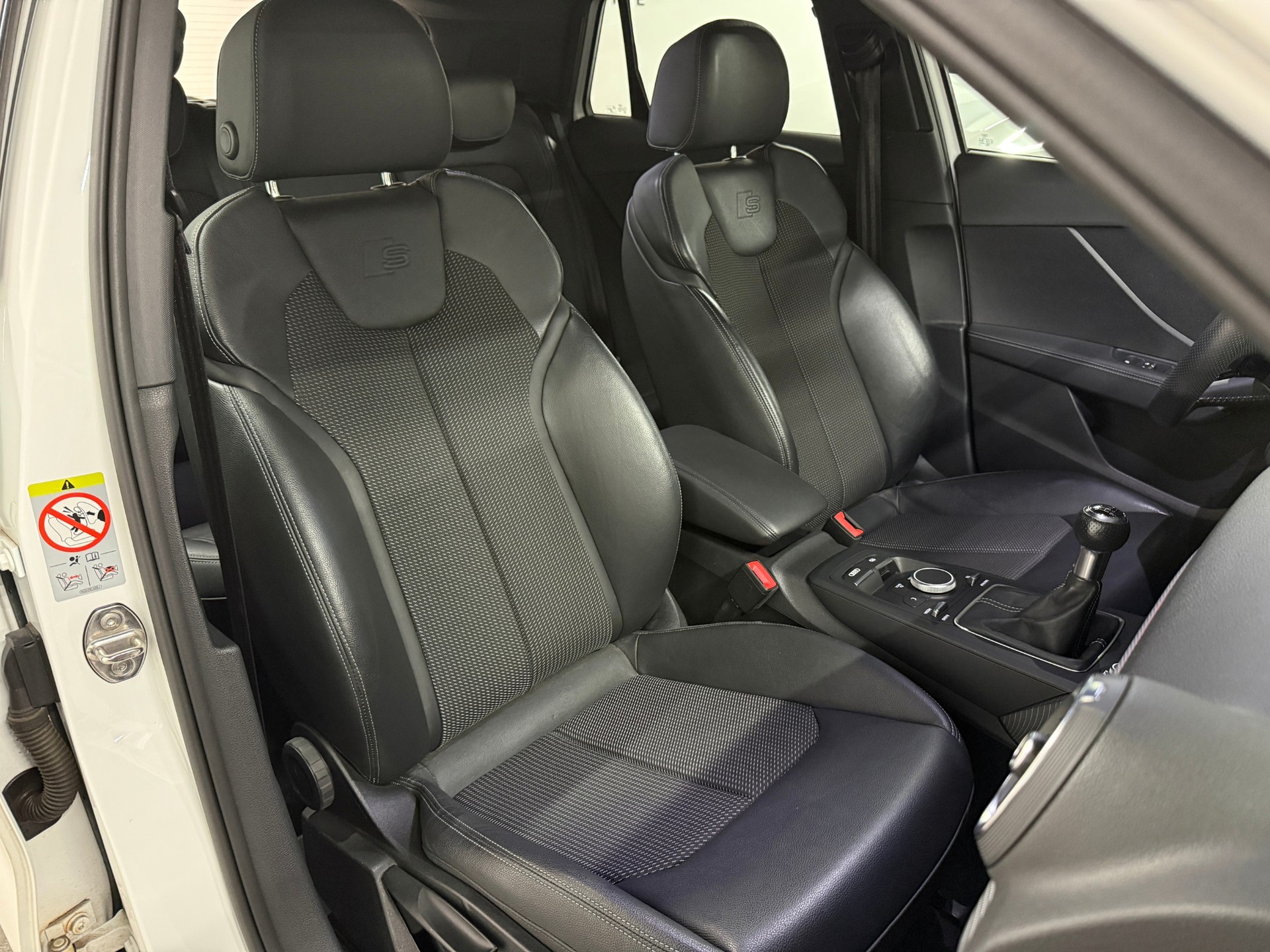 AUDI Q2 1.0 TFSI S-Line-image-11