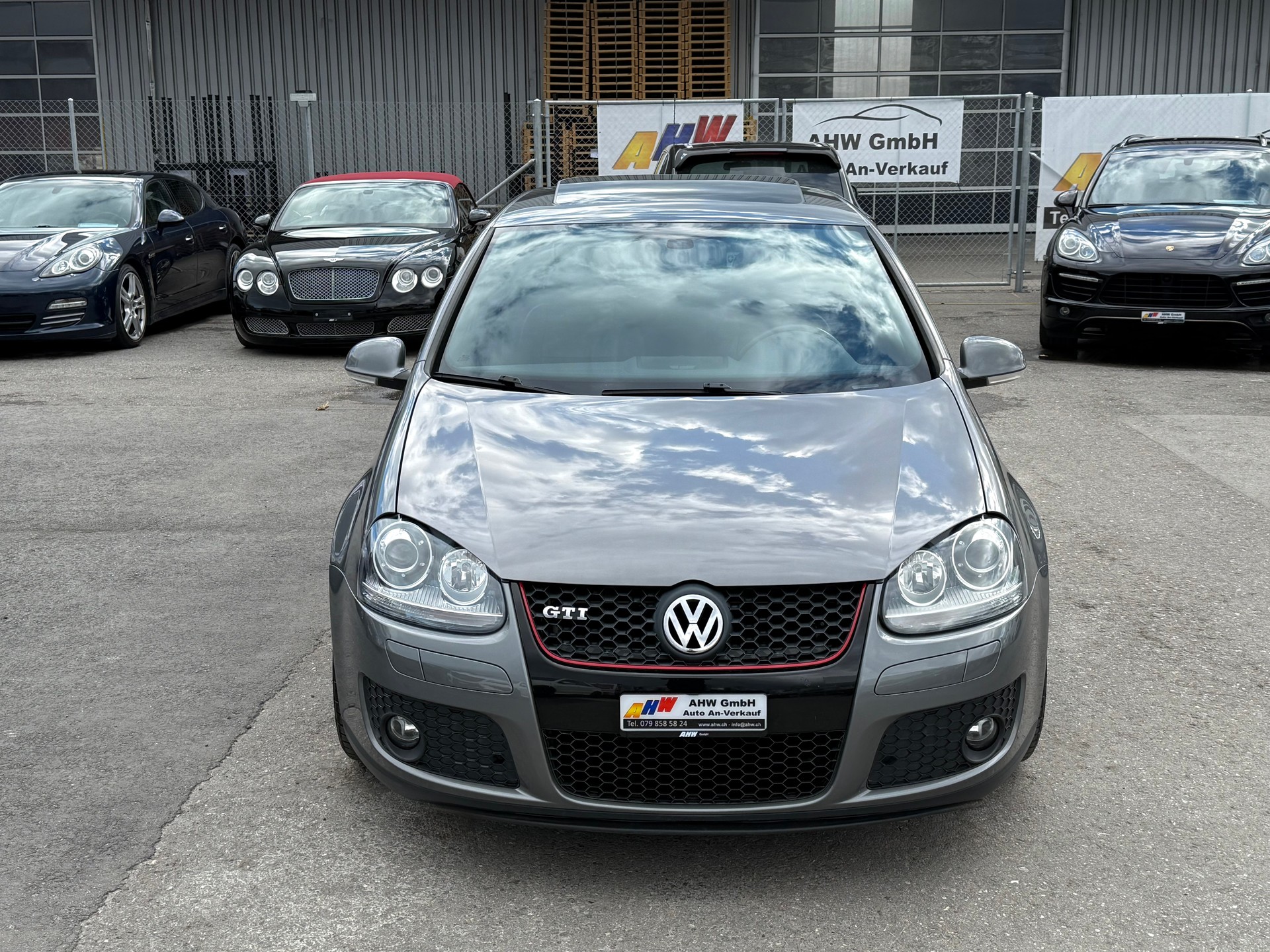 VW Golf 2.0 TFSI GTI DSG / Frisch ab MFK / 8-fach bereift / Schiebedach / Leder / PDC-image-1