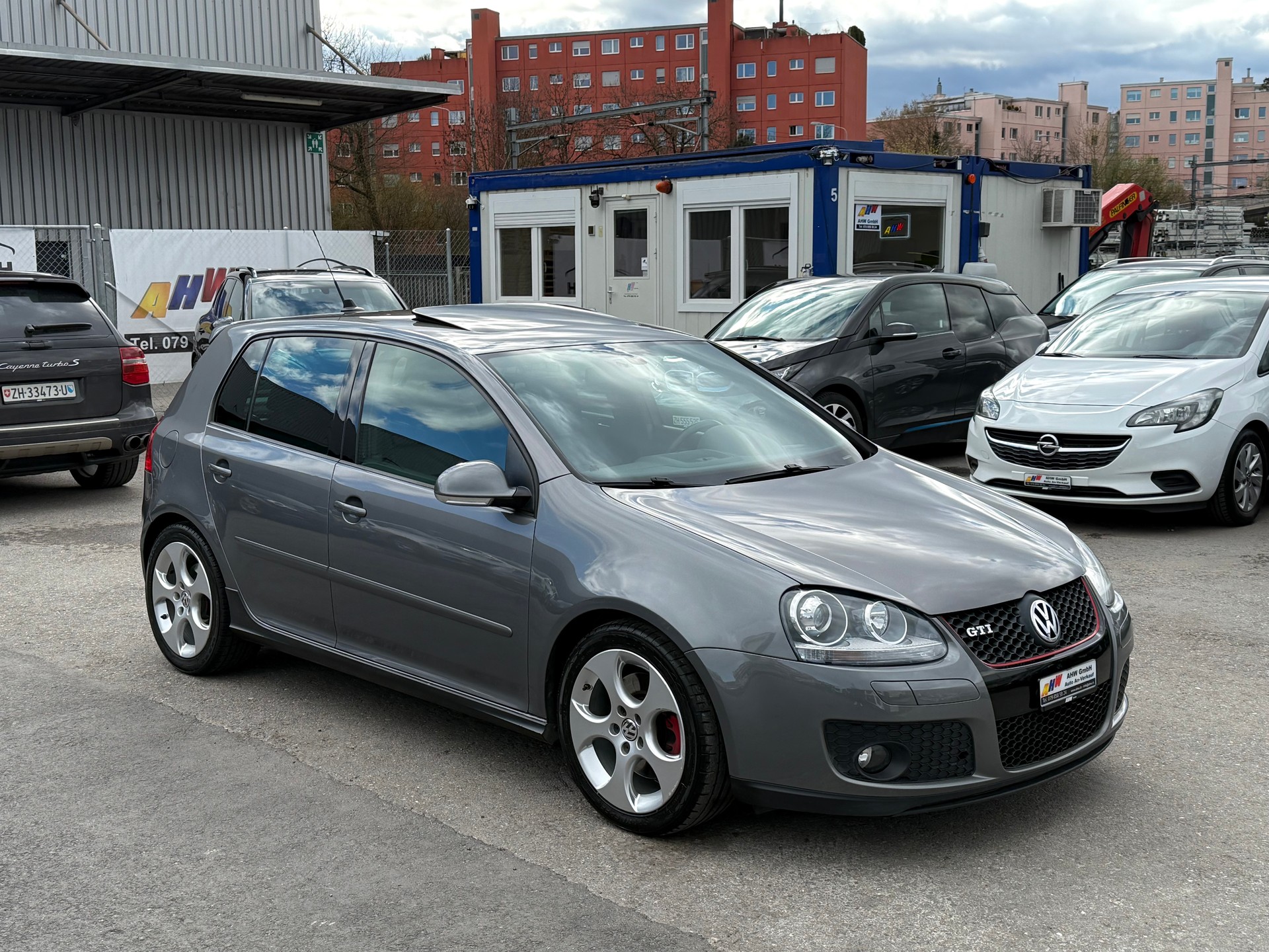 VW Golf 2.0 TFSI GTI DSG / Frisch ab MFK / 8-fach bereift / Schiebedach / Leder / PDC-image-2