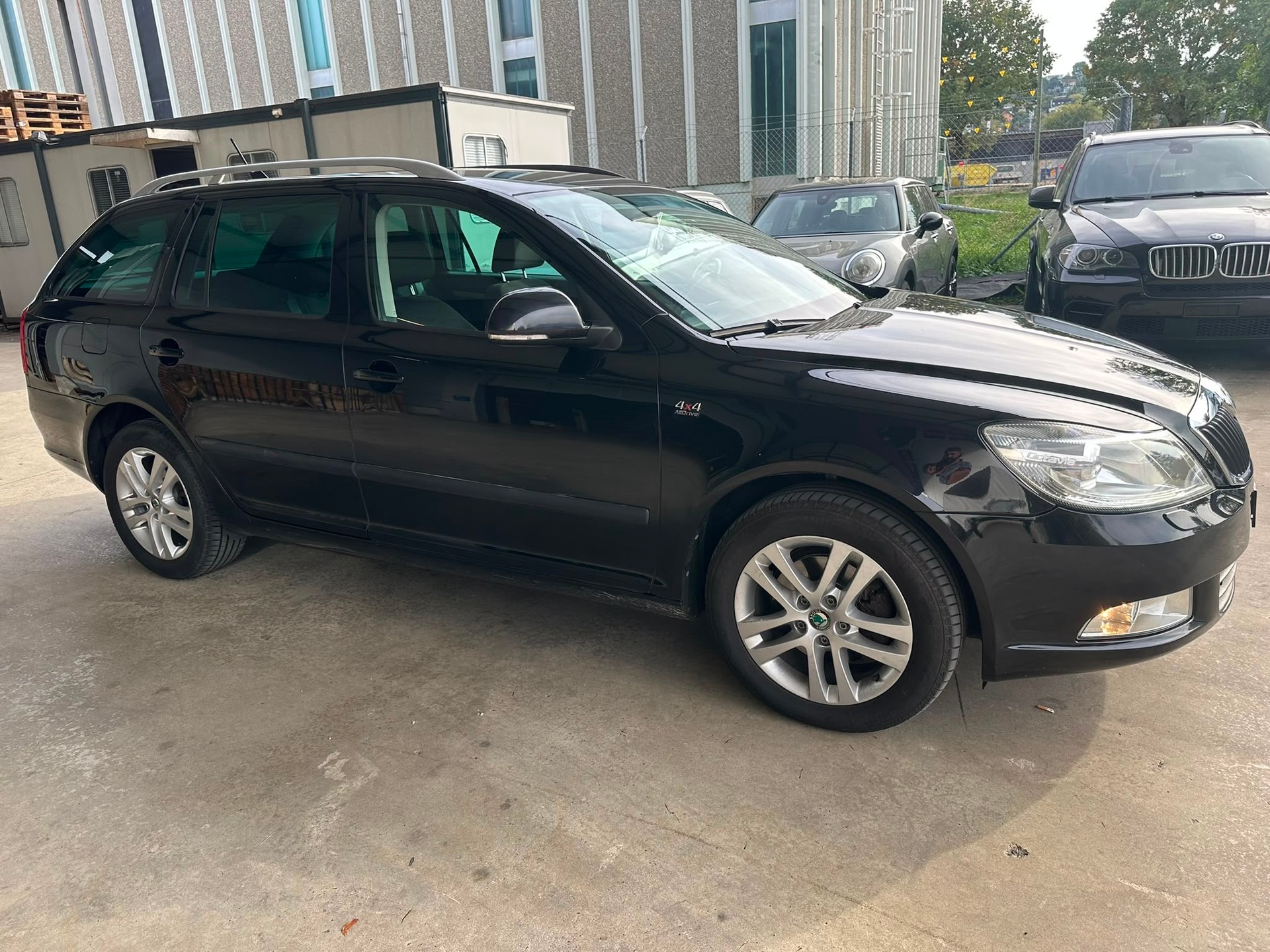 SKODA Octavia Combi 2.0 TDI Elegance 4x4 DSG-image-5