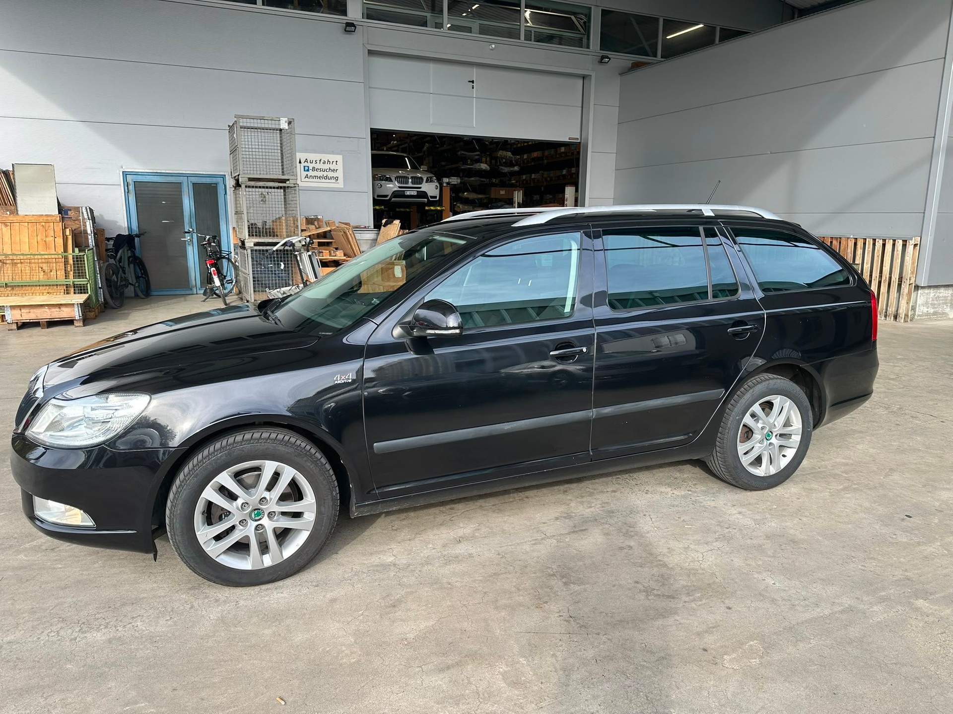 SKODA Octavia Combi 2.0 TDI Elegance 4x4 DSG-image-1