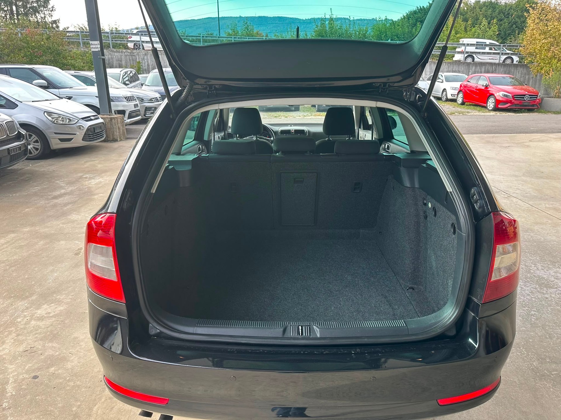 SKODA Octavia Combi 2.0 TDI Elegance 4x4 DSG-image-7