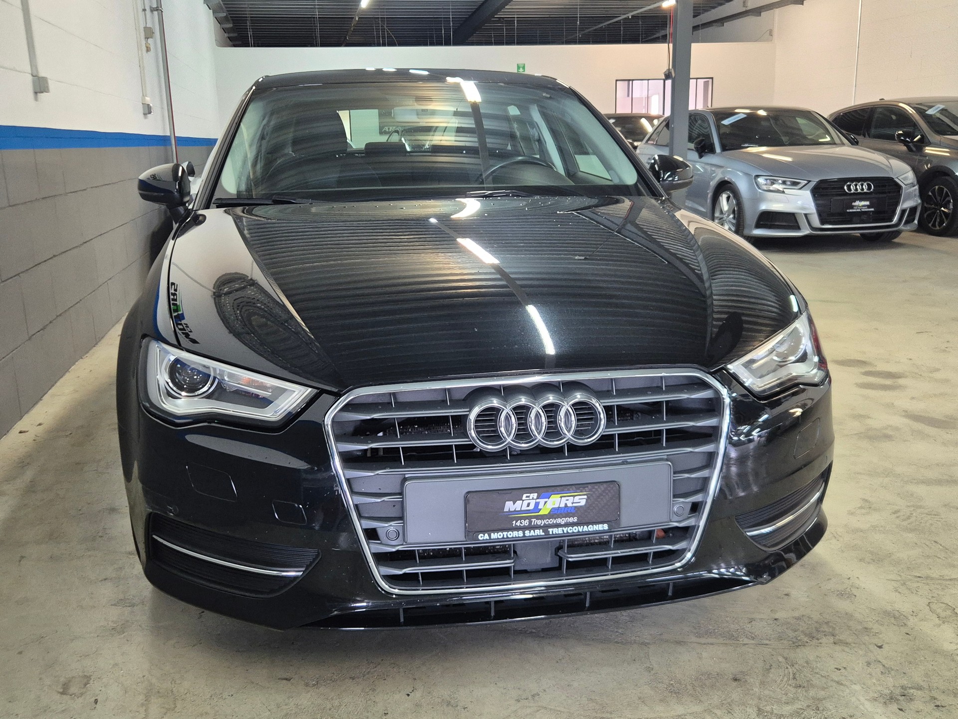 AUDI A3 Sportback 1.4 TFSI Ambiente S-tronic-image-2