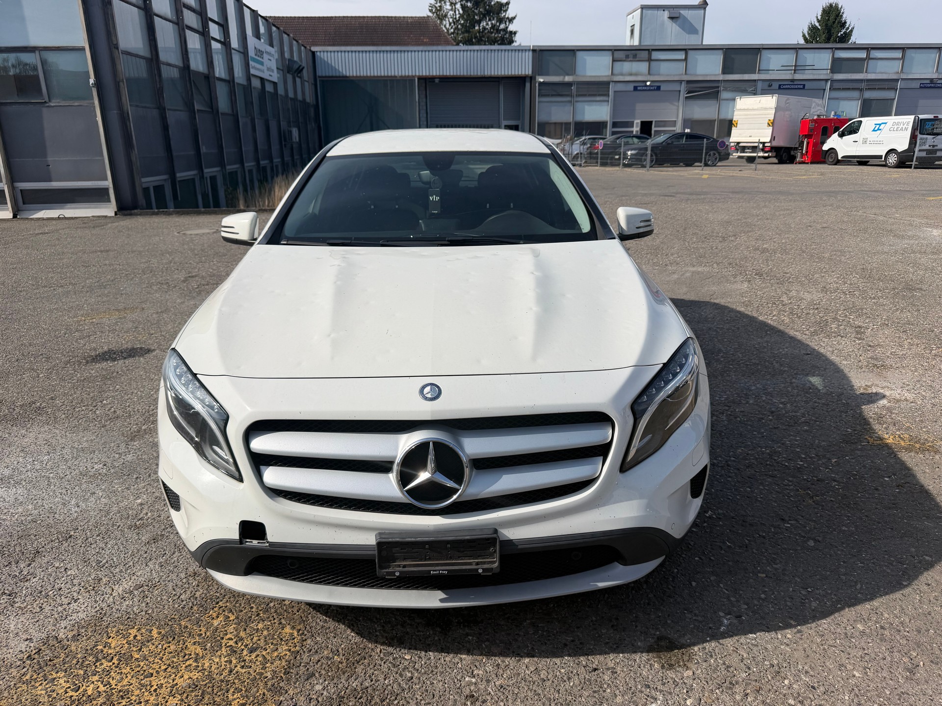 MERCEDES-BENZ GLA 200 CDI Swiss Star Edition Style 4Matic 7G-DCT-image-2