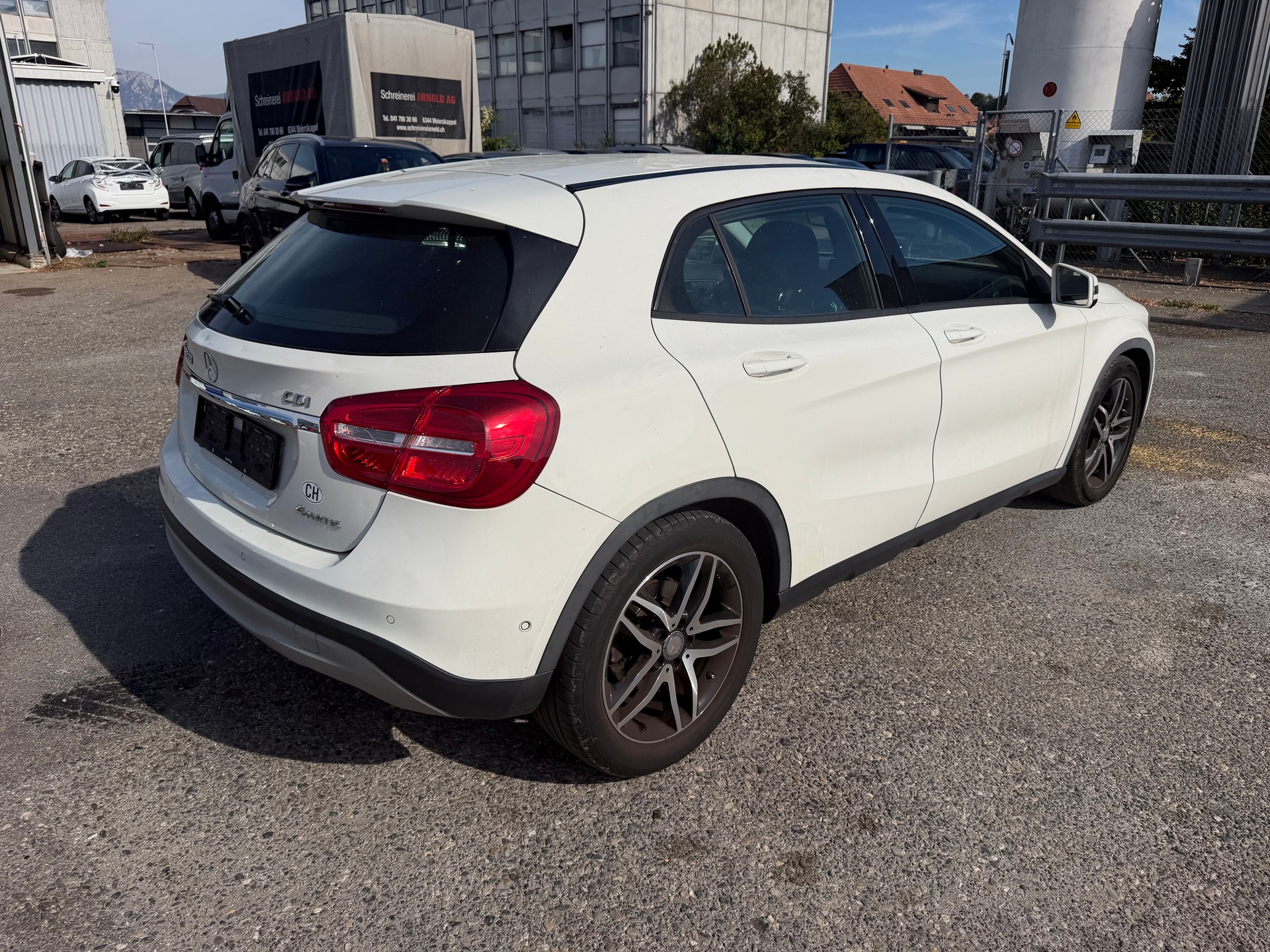 MERCEDES-BENZ GLA 200 CDI Swiss Star Edition Style 4Matic 7G-DCT-image-4