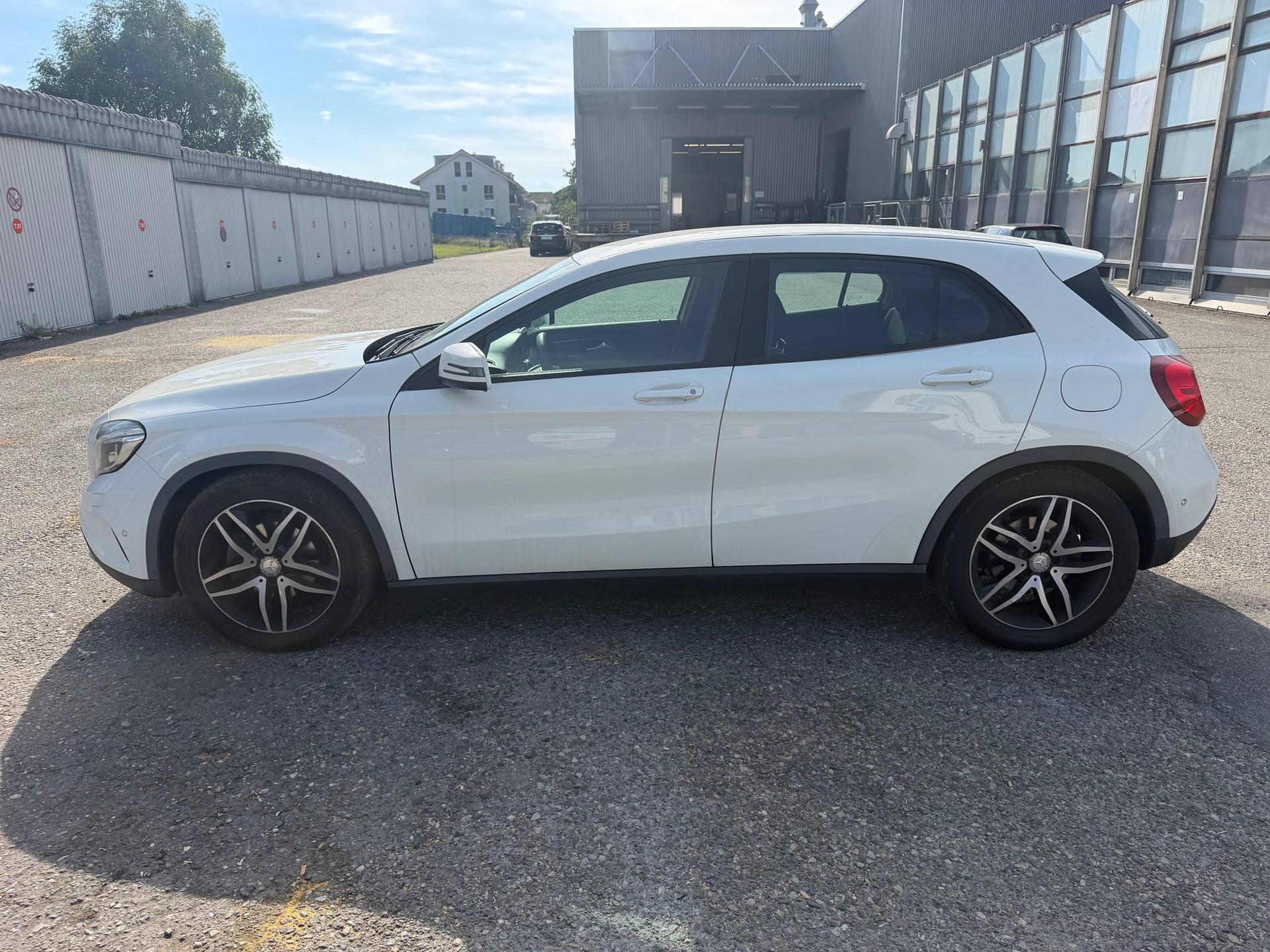 MERCEDES-BENZ GLA 200 CDI Swiss Star Edition Style 4Matic 7G-DCT-image-7
