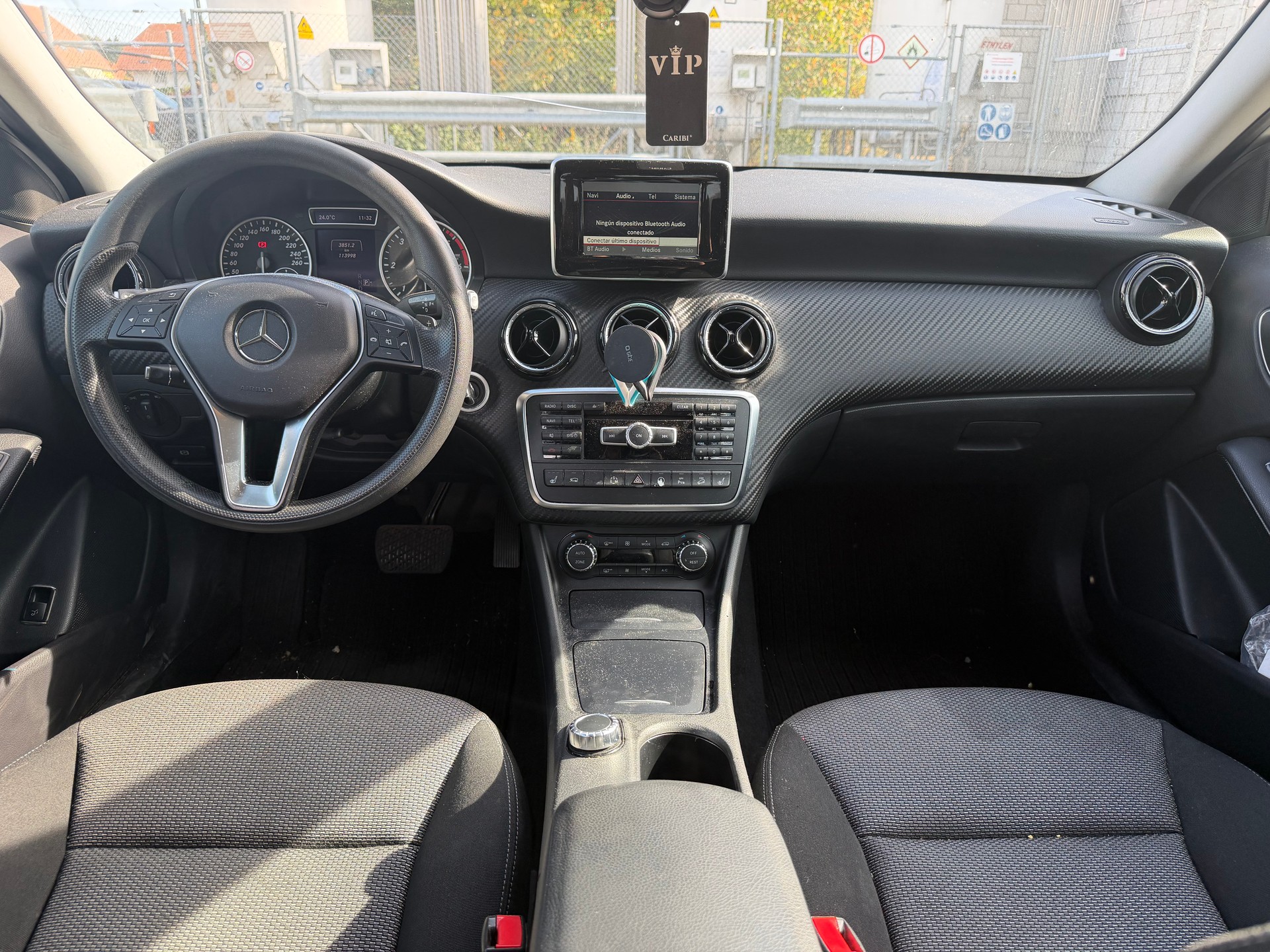 MERCEDES-BENZ GLA 200 CDI Swiss Star Edition Style 4Matic 7G-DCT-image-12