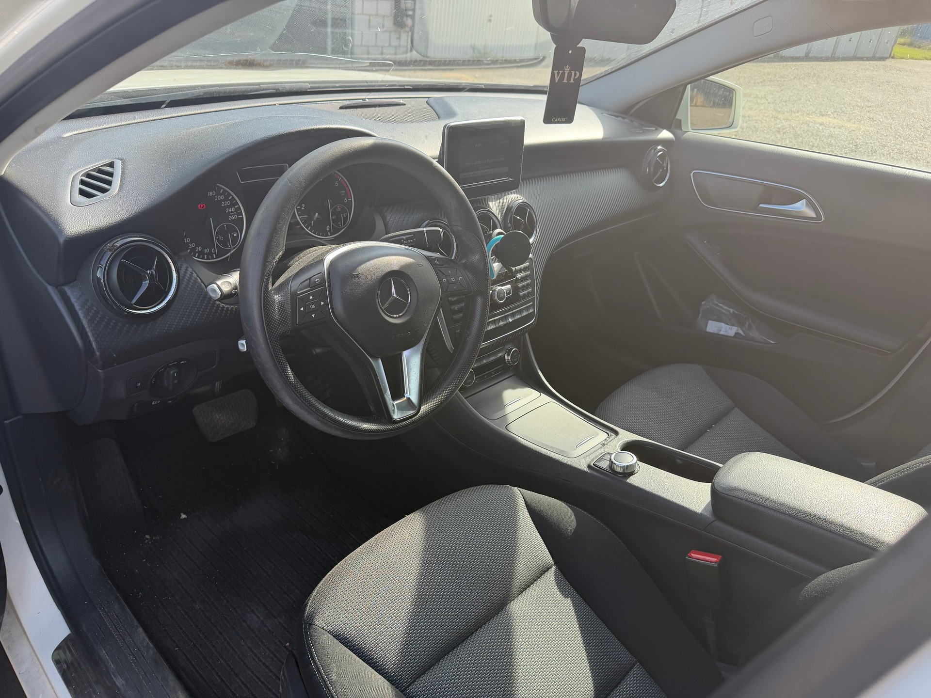 MERCEDES-BENZ GLA 200 CDI Swiss Star Edition Style 4Matic 7G-DCT-image-10