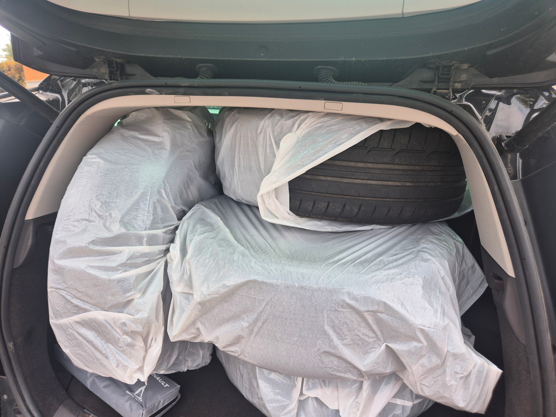 RENAULT Espace 1.8 TCe 90th Anniversary EDC-image-9
