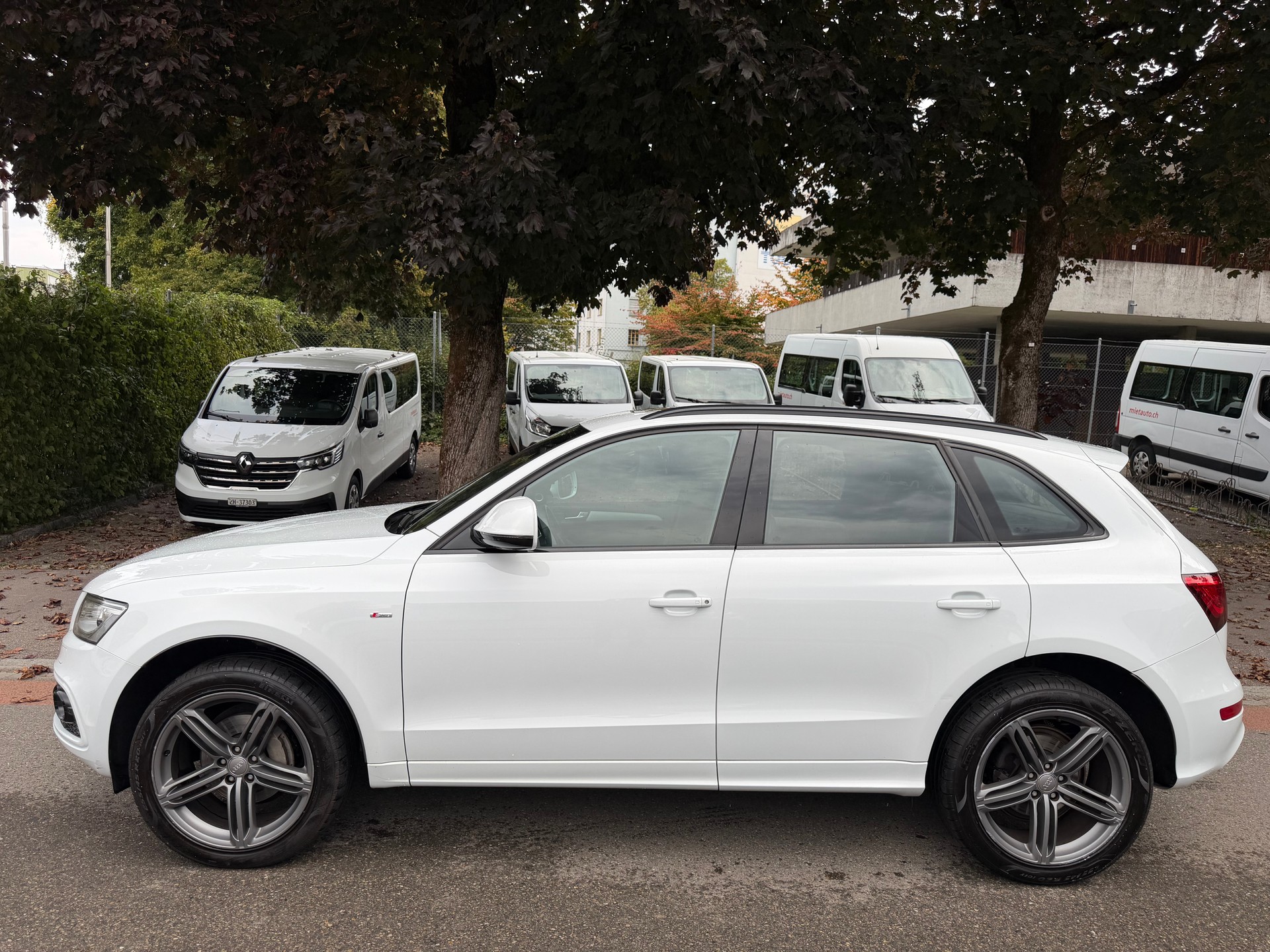 AUDI Q5 2.0 TDI quattro S-tronic-image-3