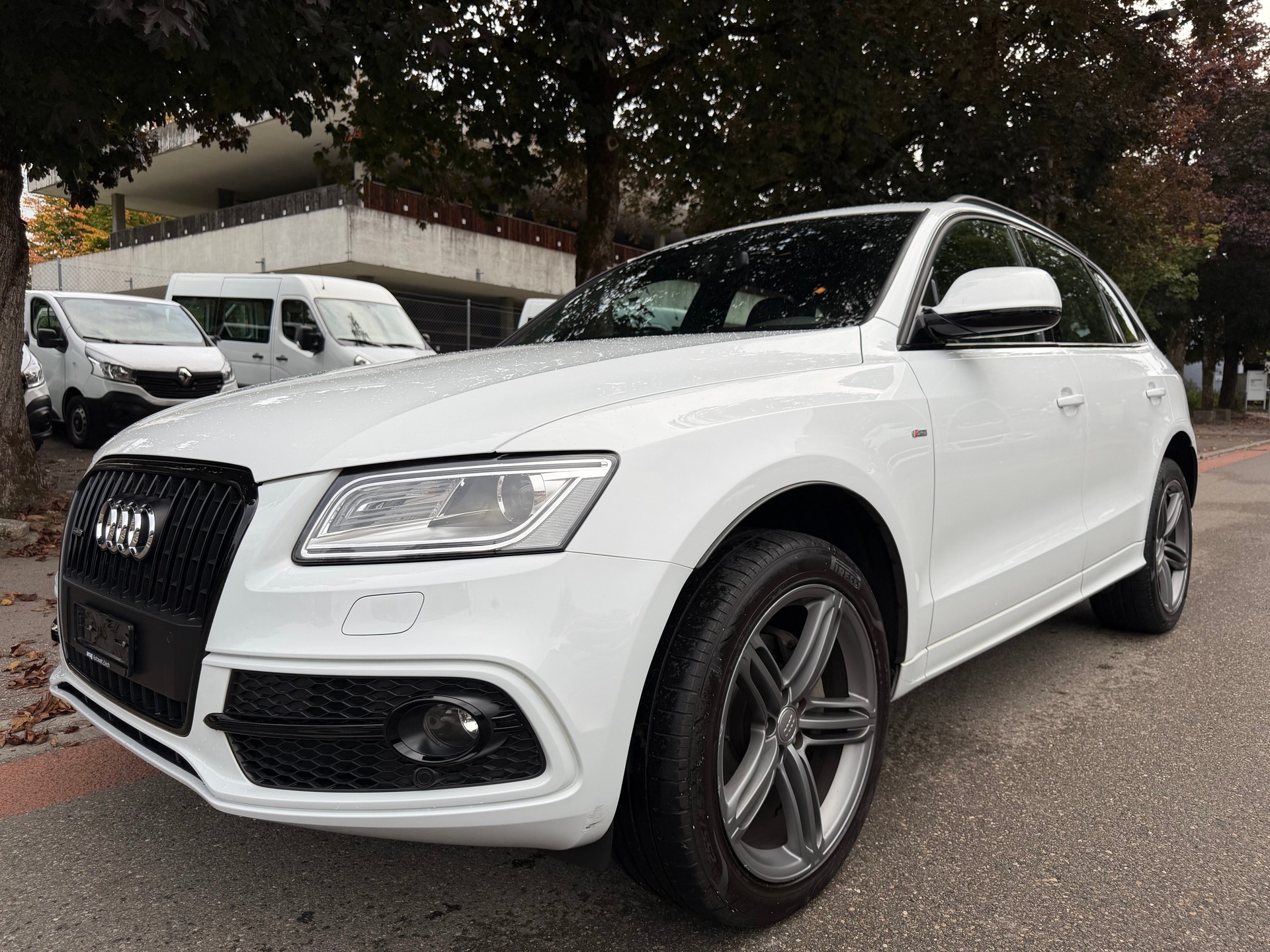 AUDI Q5 2.0 TDI quattro S-tronic-image-1