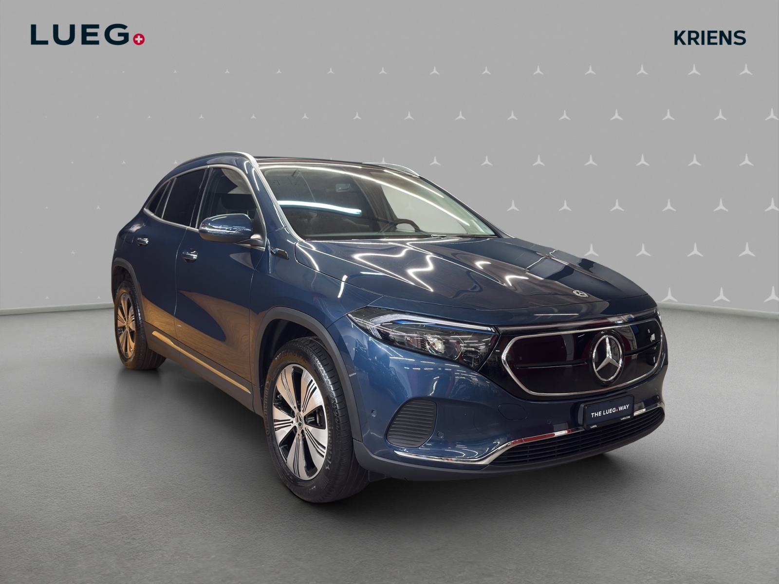 MERCEDES-BENZ EQA 300 4M - Progressive / Rückfahrkamera / Panorama-Dach / Ambiente-Licht-image-4