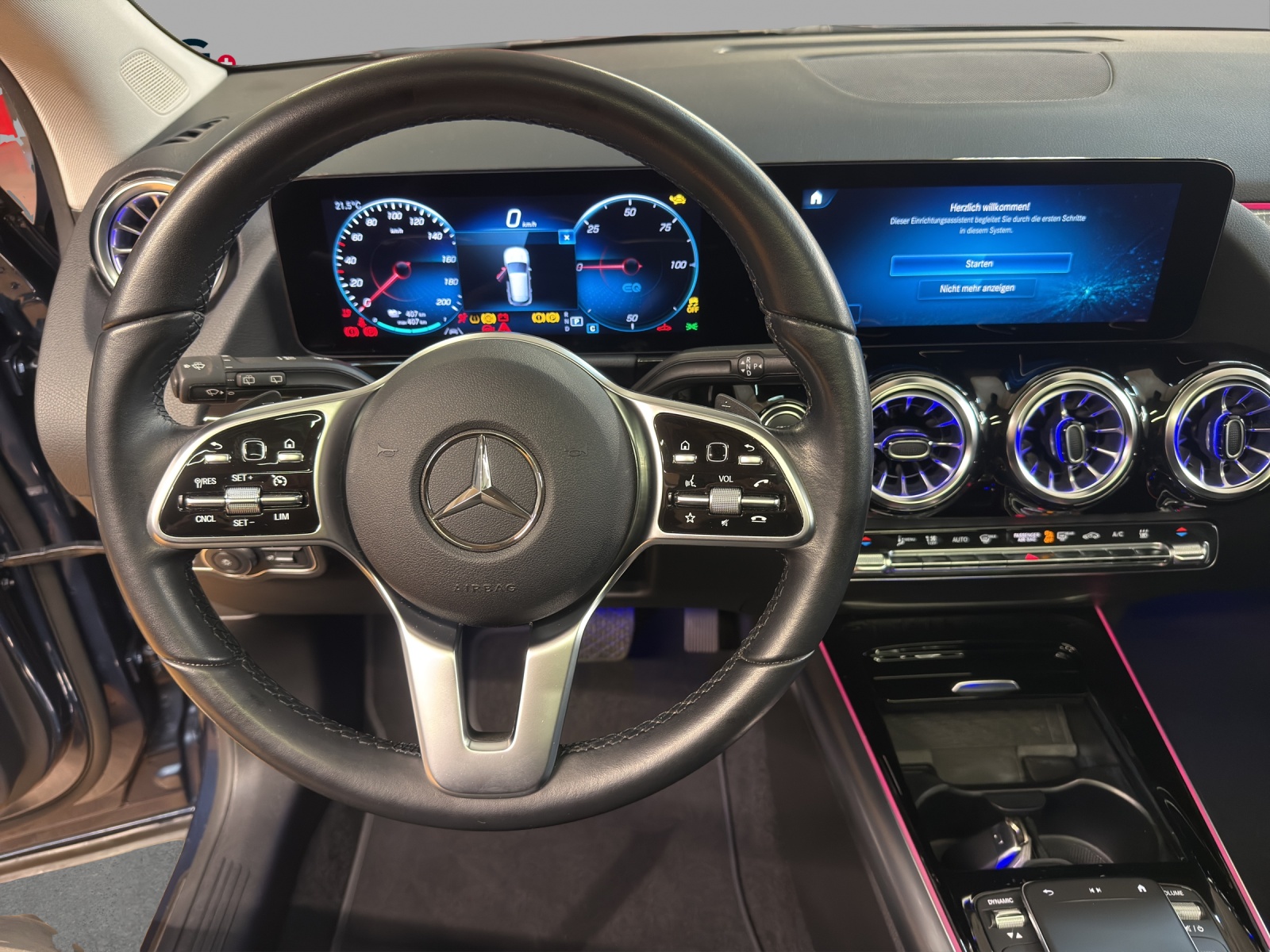 MERCEDES-BENZ EQA 300 4M - Progressive / Rückfahrkamera / Panorama-Dach / Ambiente-Licht-image-10