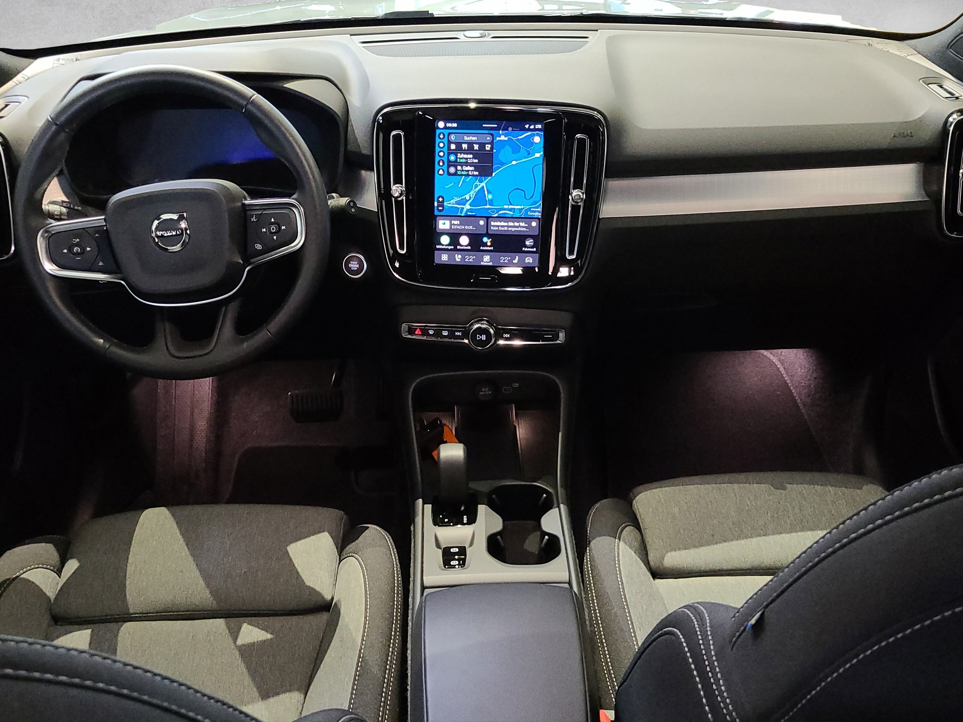 VOLVO XC40 2.0 B3 MH XCITE-image-10