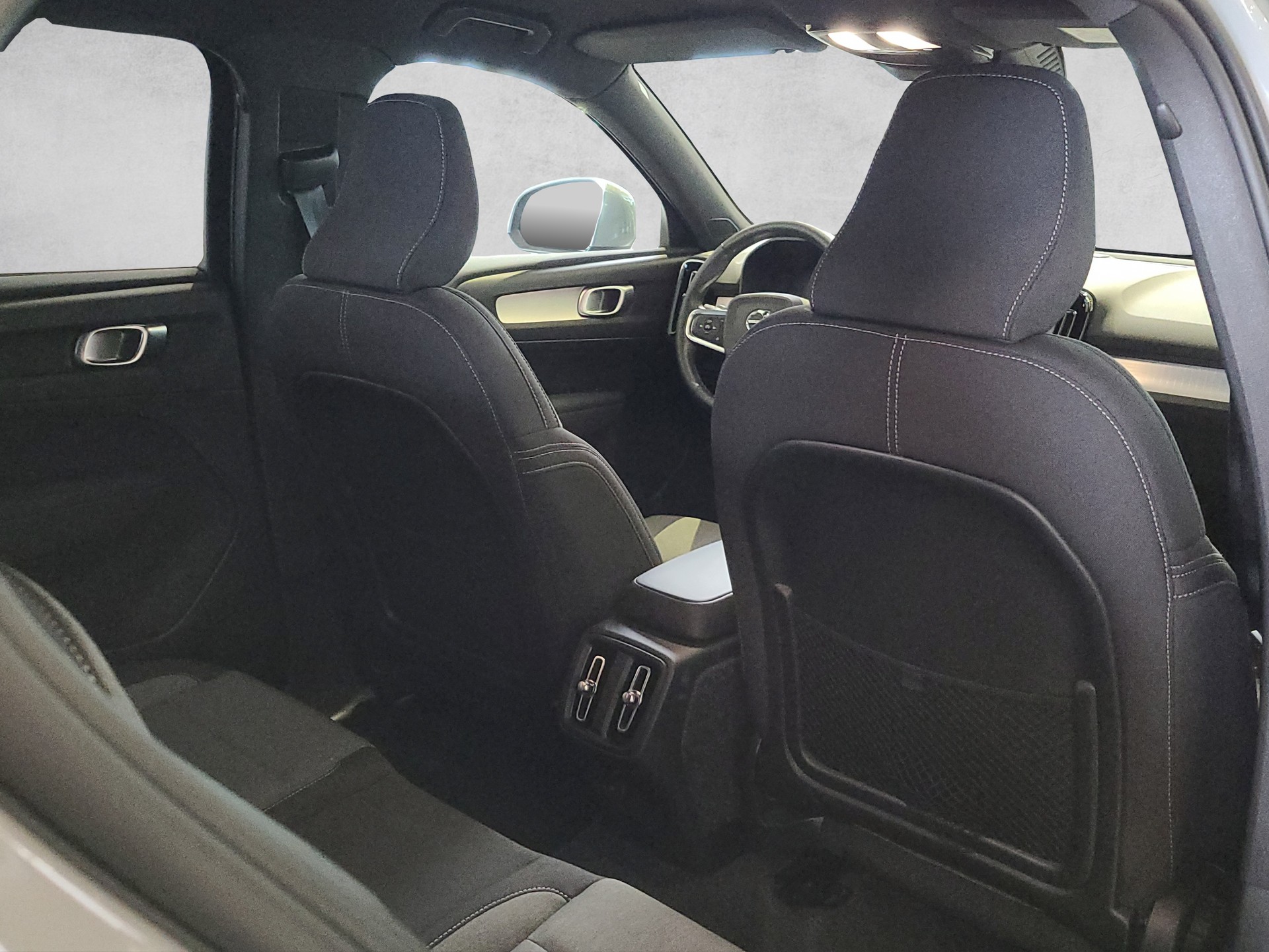 VOLVO XC40 2.0 B3 MH XCITE-image-13