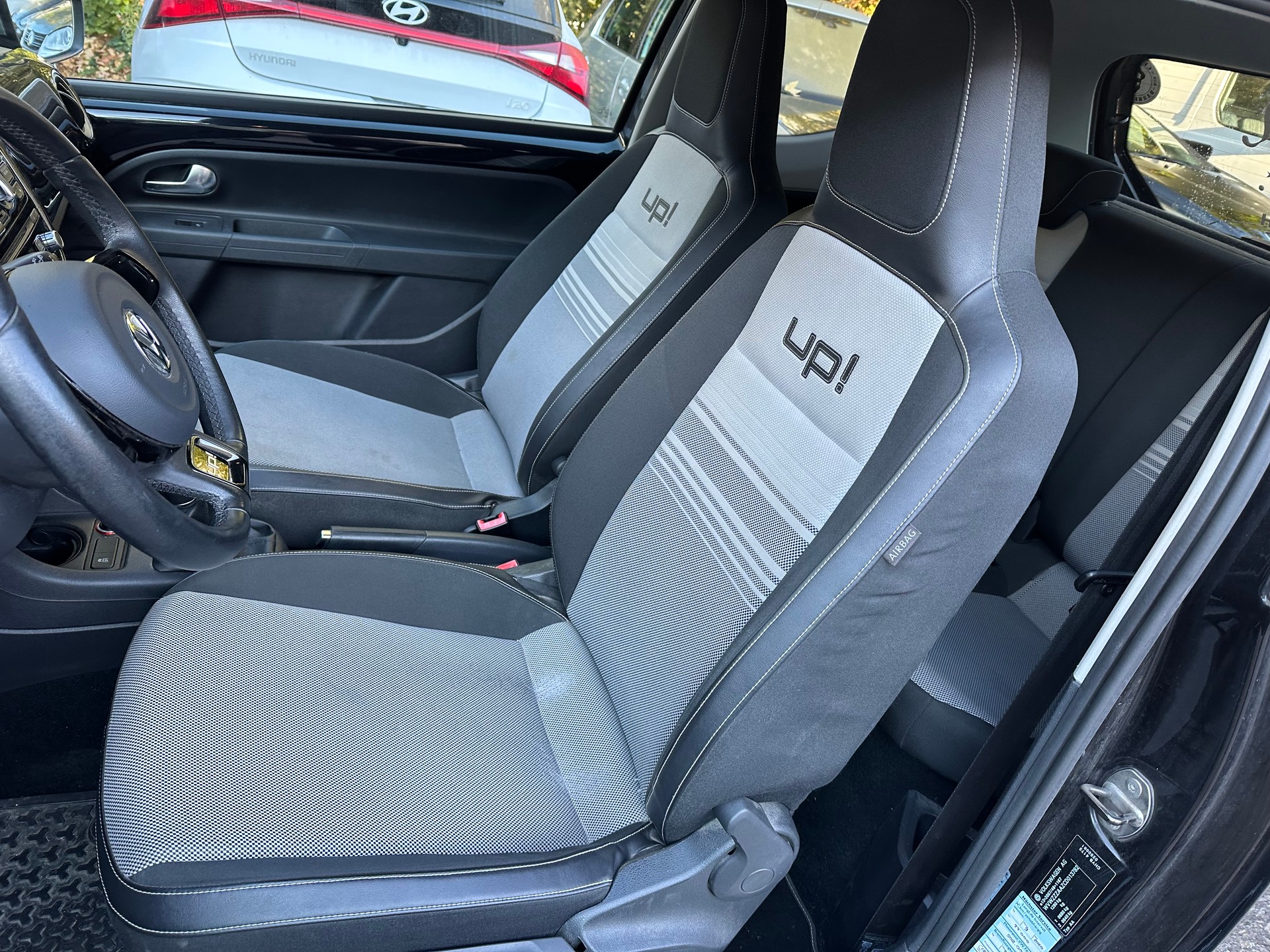 VW Up 1.0 high up-image-6