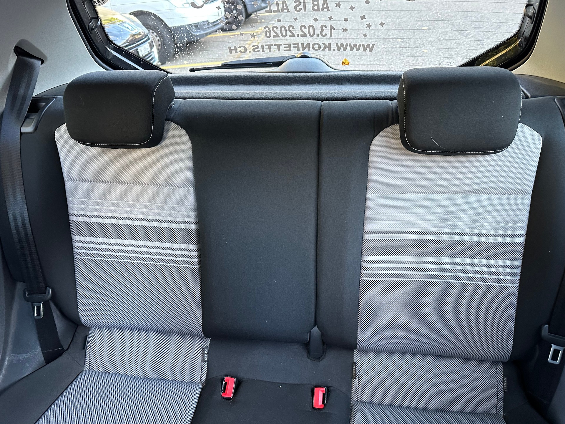VW Up 1.0 high up-image-7