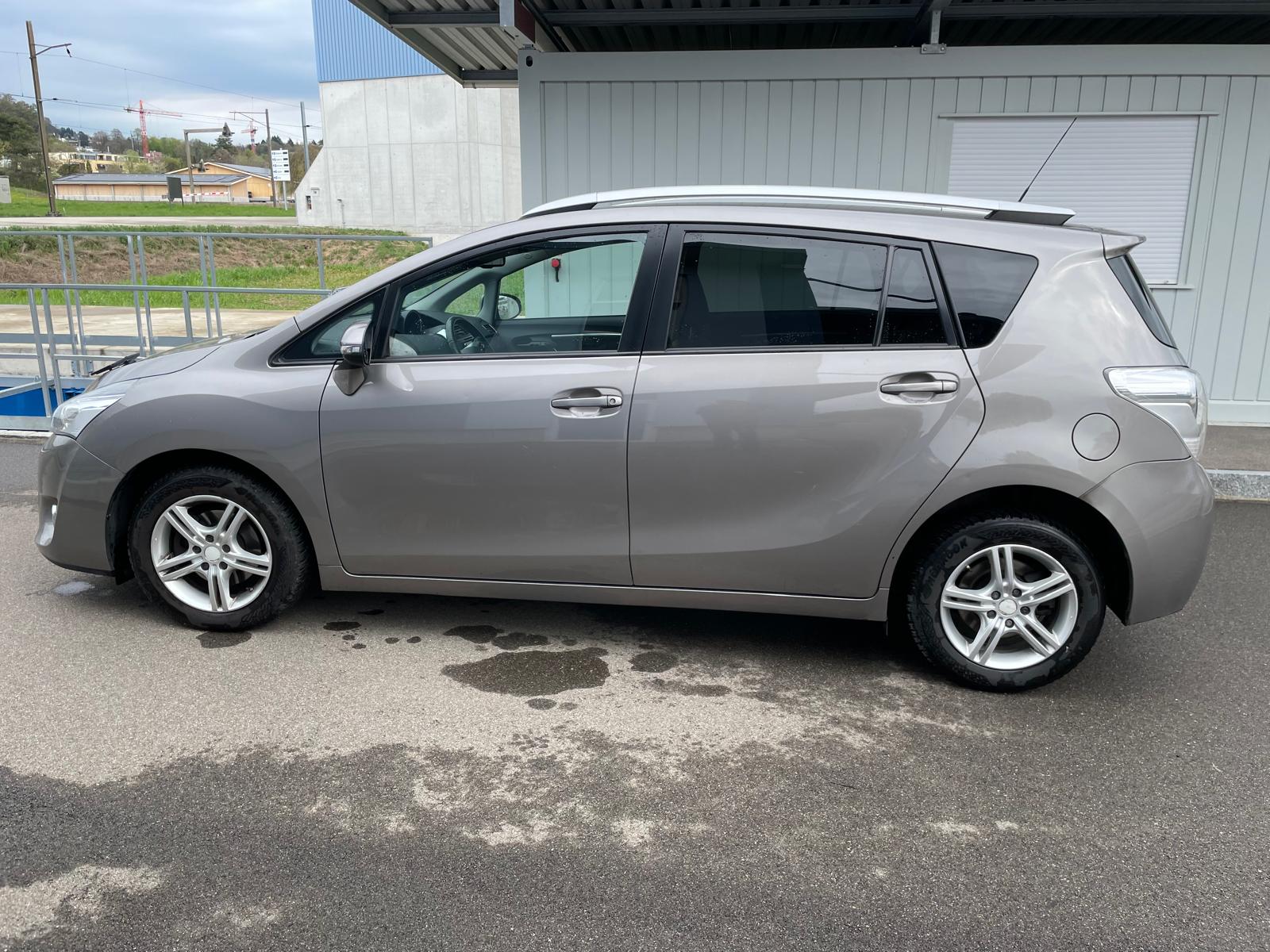 TOYOTA Verso 1.6 D-4D SwissTrend-image-2