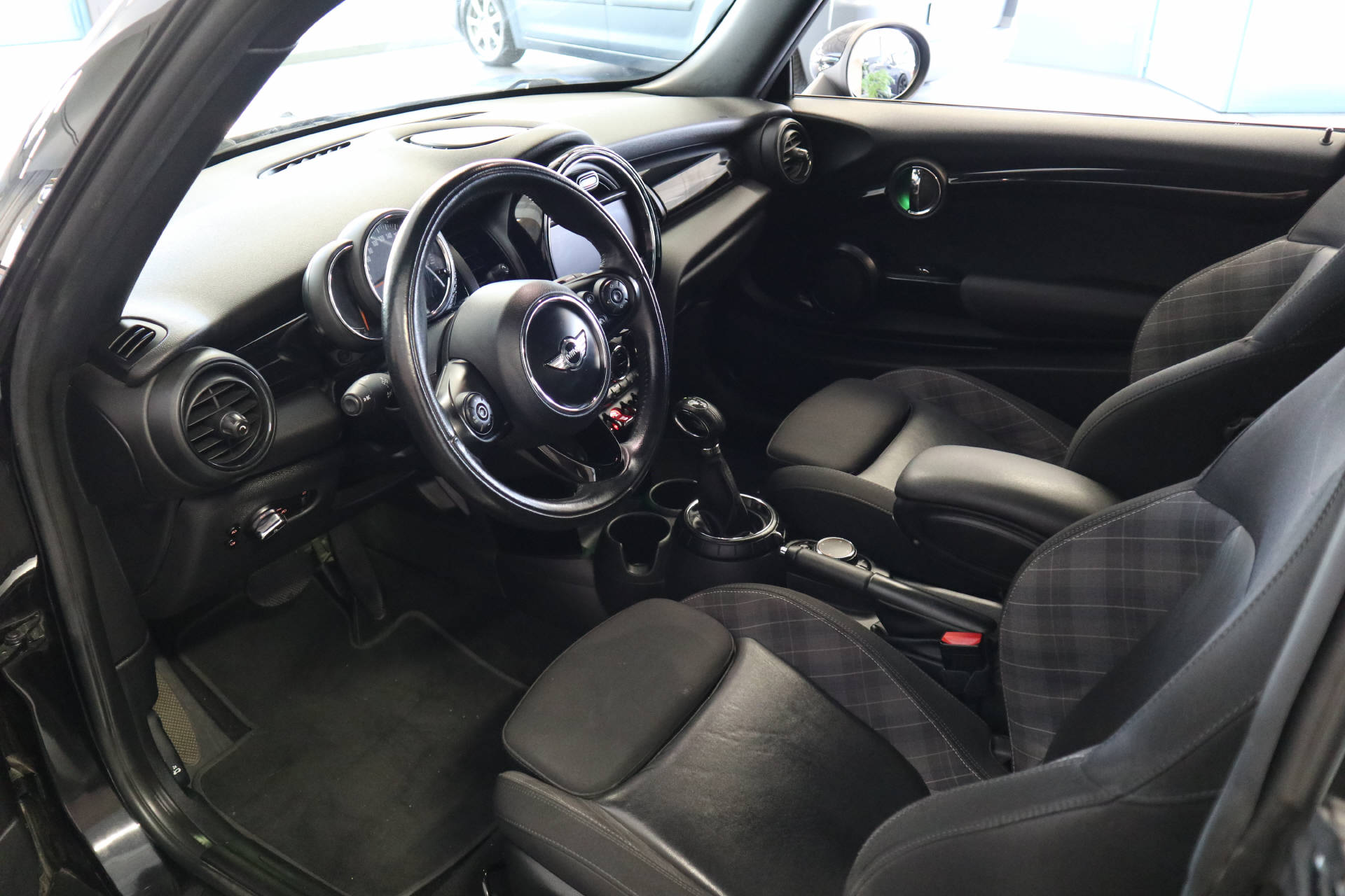MINI Mini F56 1.5i Cooper-image-11