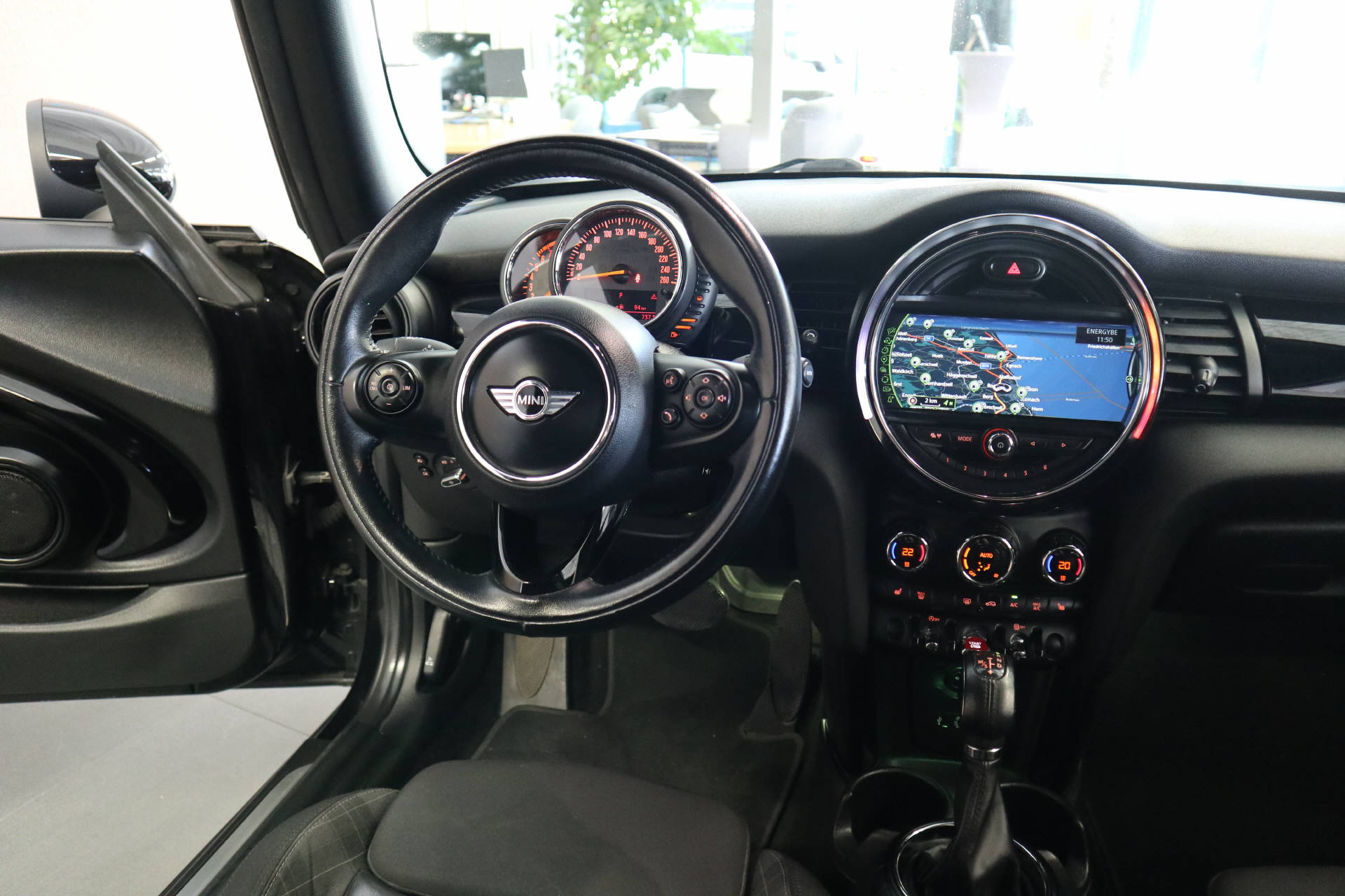 MINI Mini F56 1.5i Cooper-image-12
