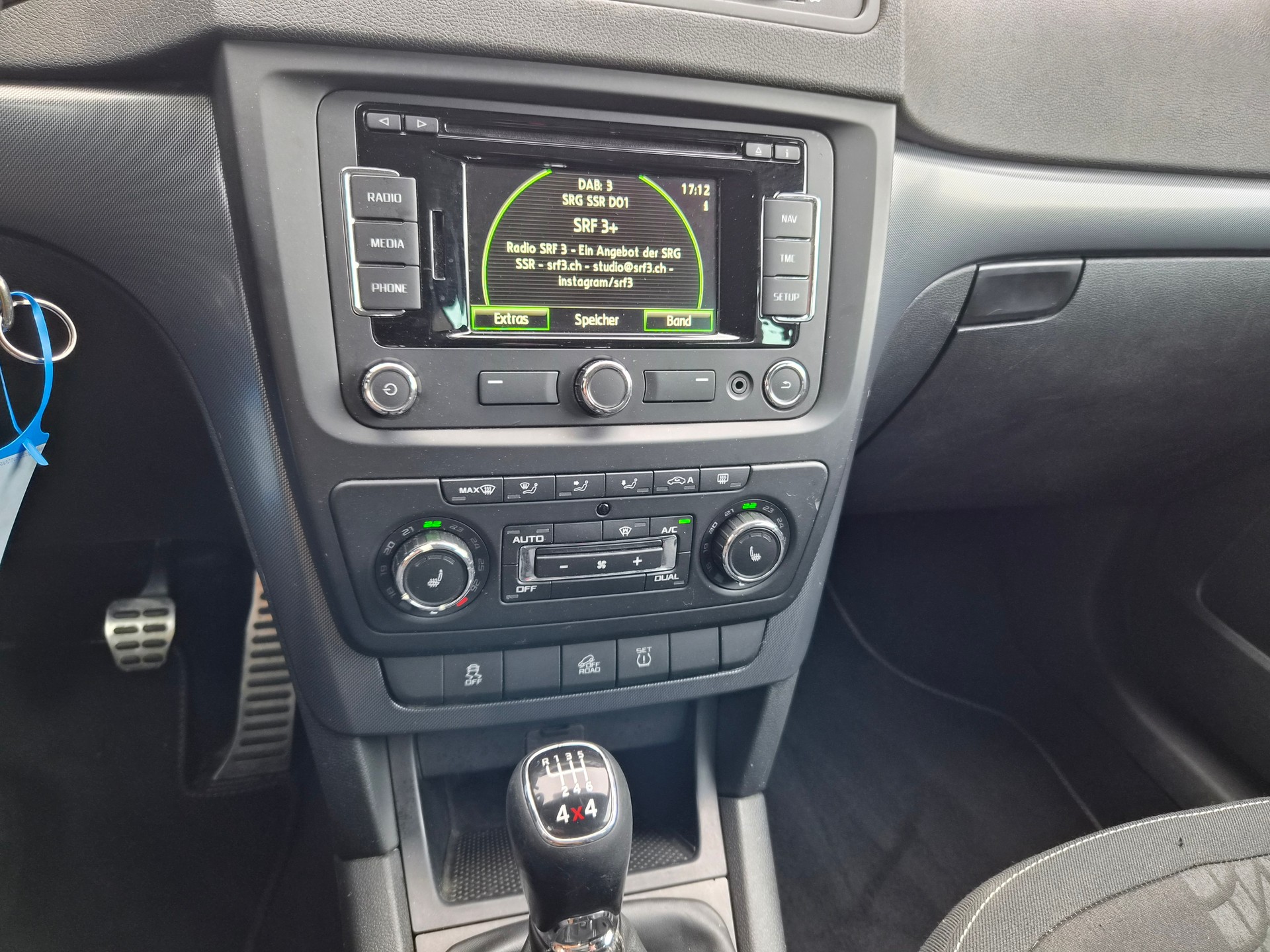 SKODA Yeti 2.0 TDI Adventure II 4x4-image-5