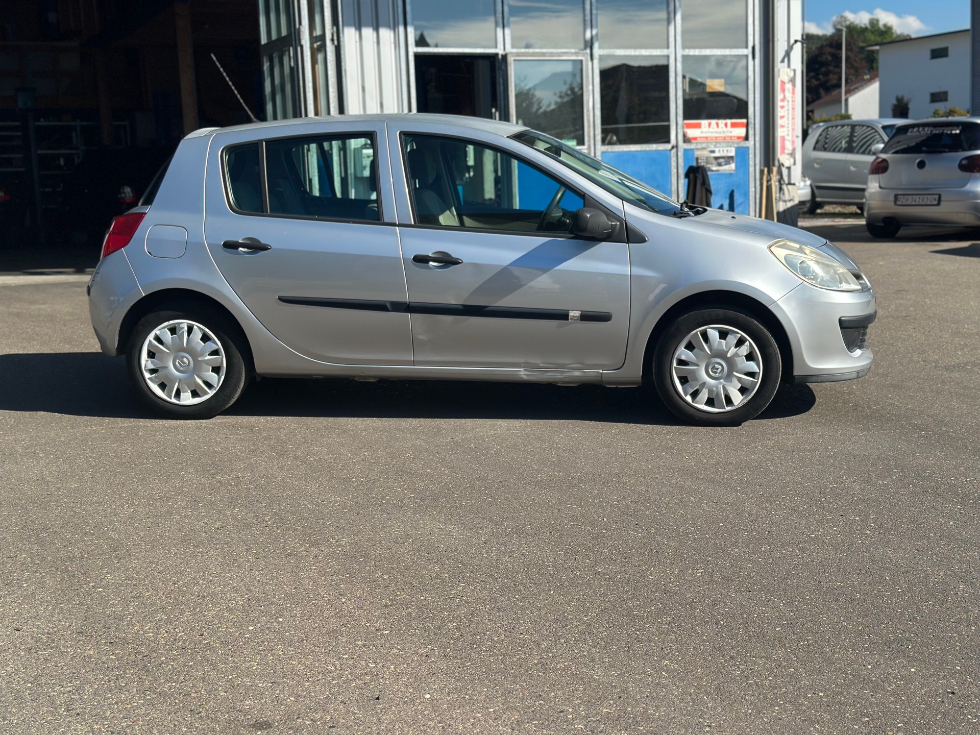 RENAULT Clio 1.2 16V Turbo Exception-image-4