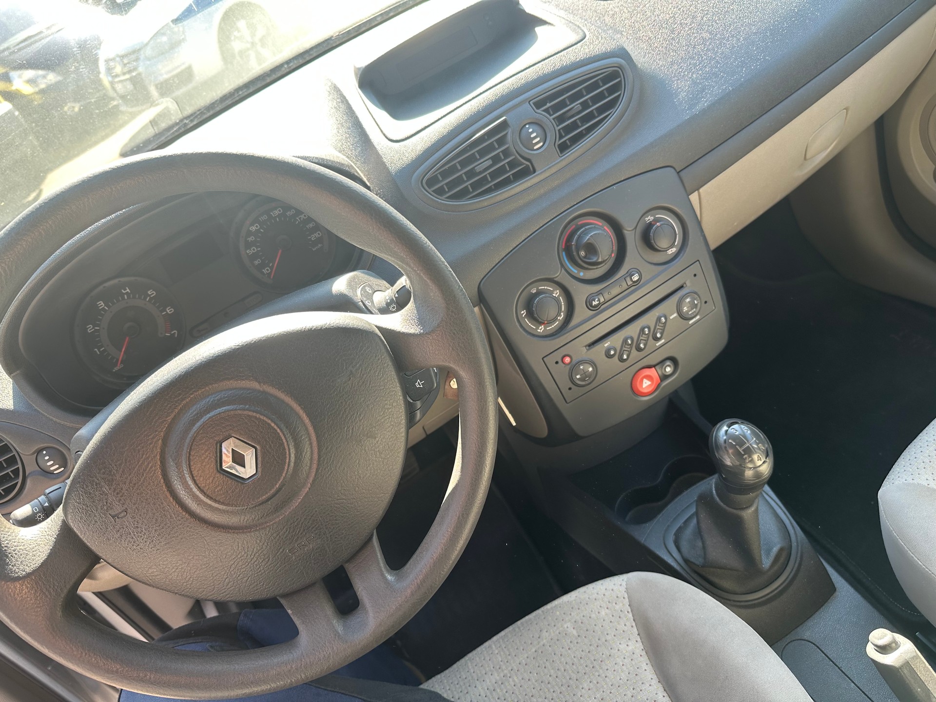 RENAULT Clio 1.2 16V Turbo Exception-image-9