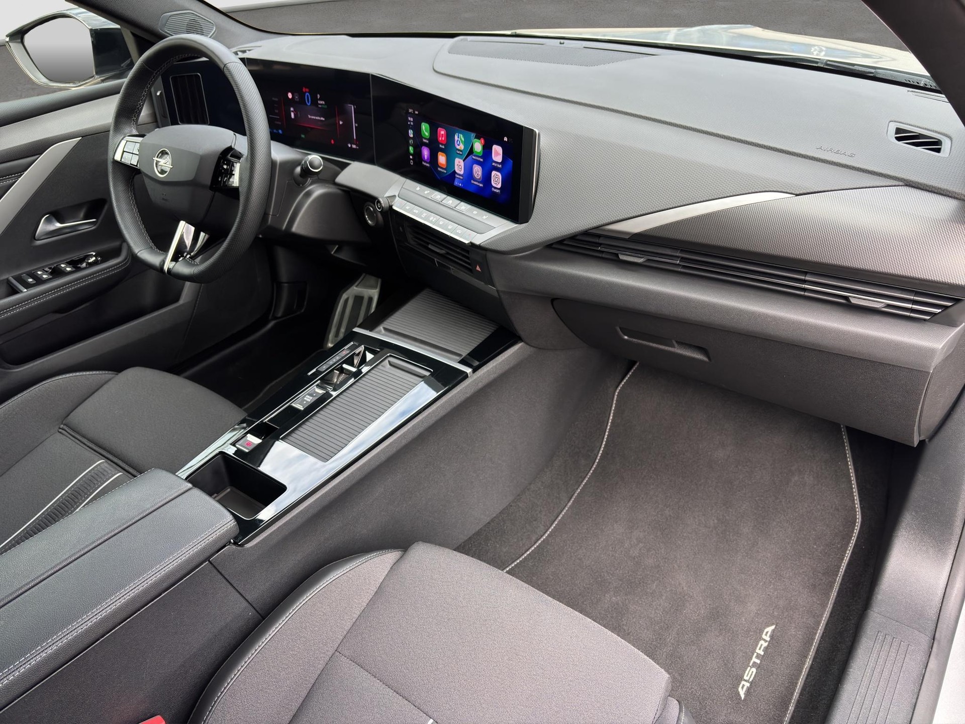 OPEL Astra 1.6 T PHEV 180 Swiss Plus-image-10