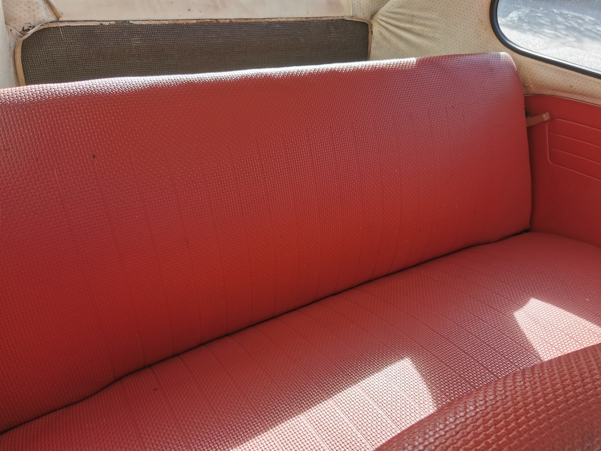 VW 1300-image-10