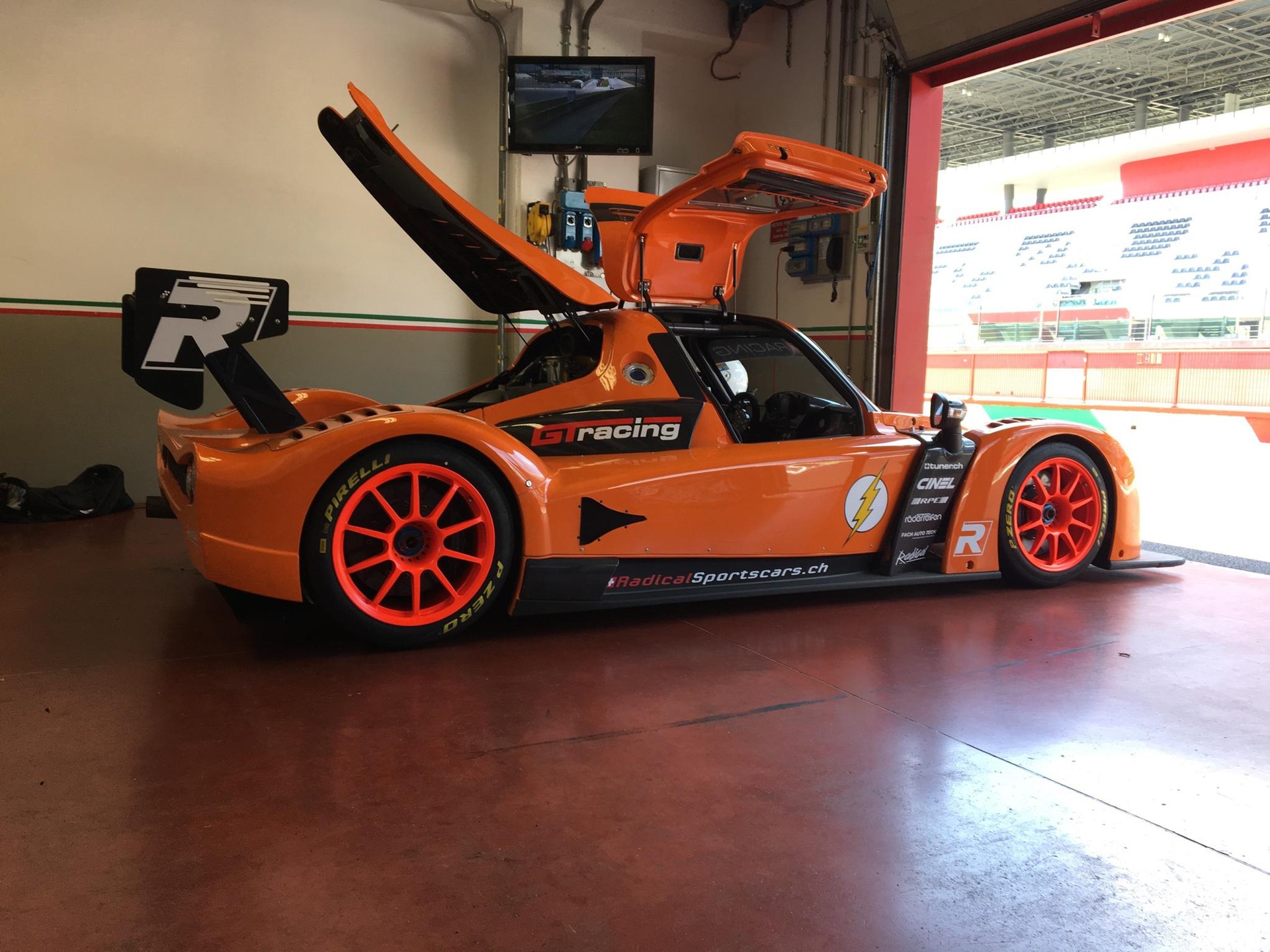 RADICAL RXC 600 R mit 660 PS-image-1