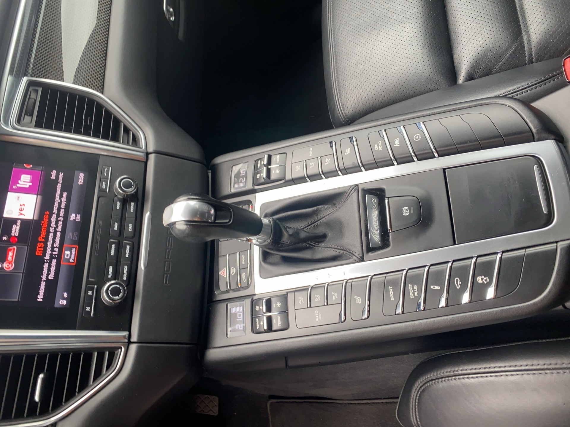 PORSCHE Macan Turbo PDK-image-10