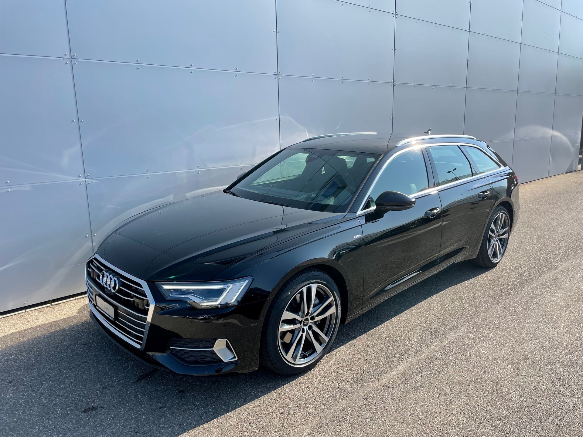 AUDI A6 Avant 45 TFSI Sport S-tronic quattro-image-1