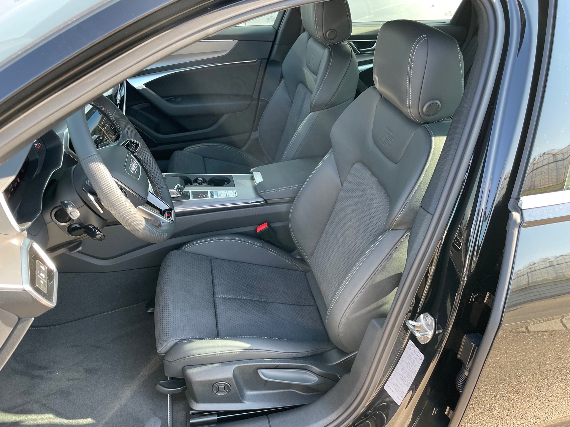 AUDI A6 Avant 45 TFSI Sport S-tronic quattro-image-9