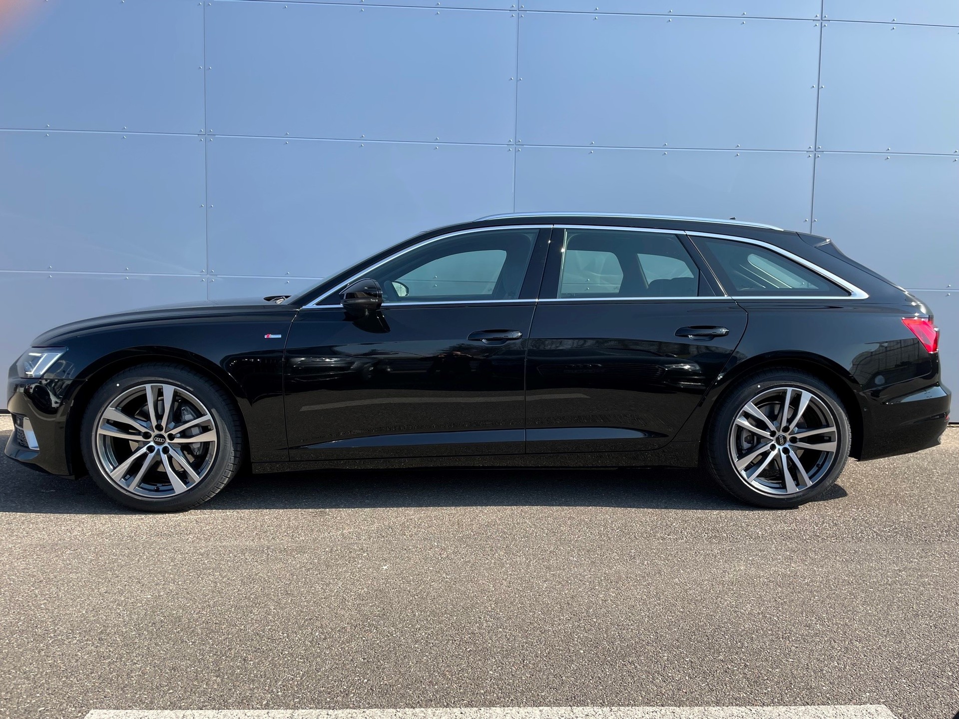AUDI A6 Avant 45 TFSI Sport S-tronic quattro-image-2