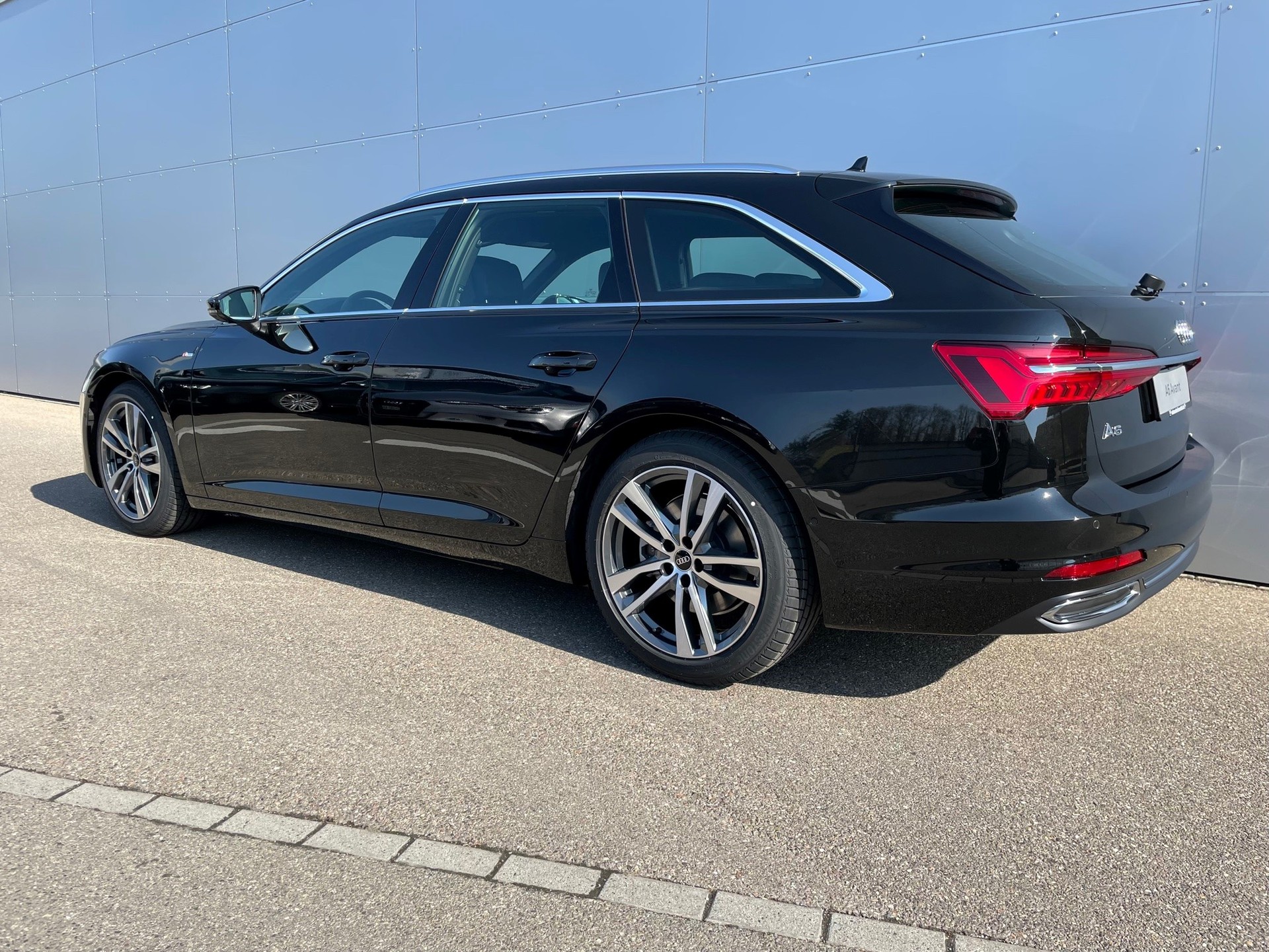 AUDI A6 Avant 45 TFSI Sport S-tronic quattro-image-4