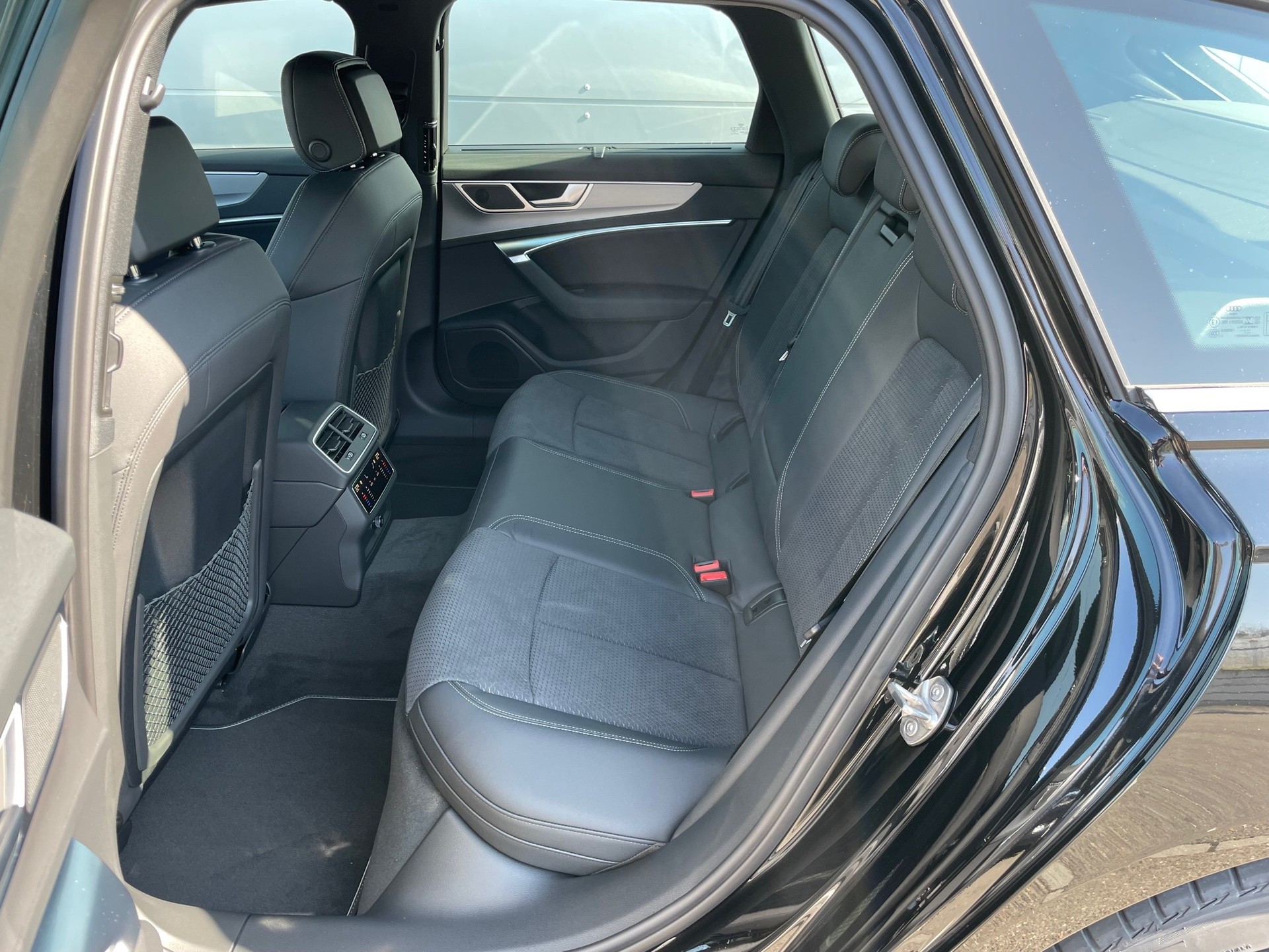 AUDI A6 Avant 45 TFSI Sport S-tronic quattro-image-8