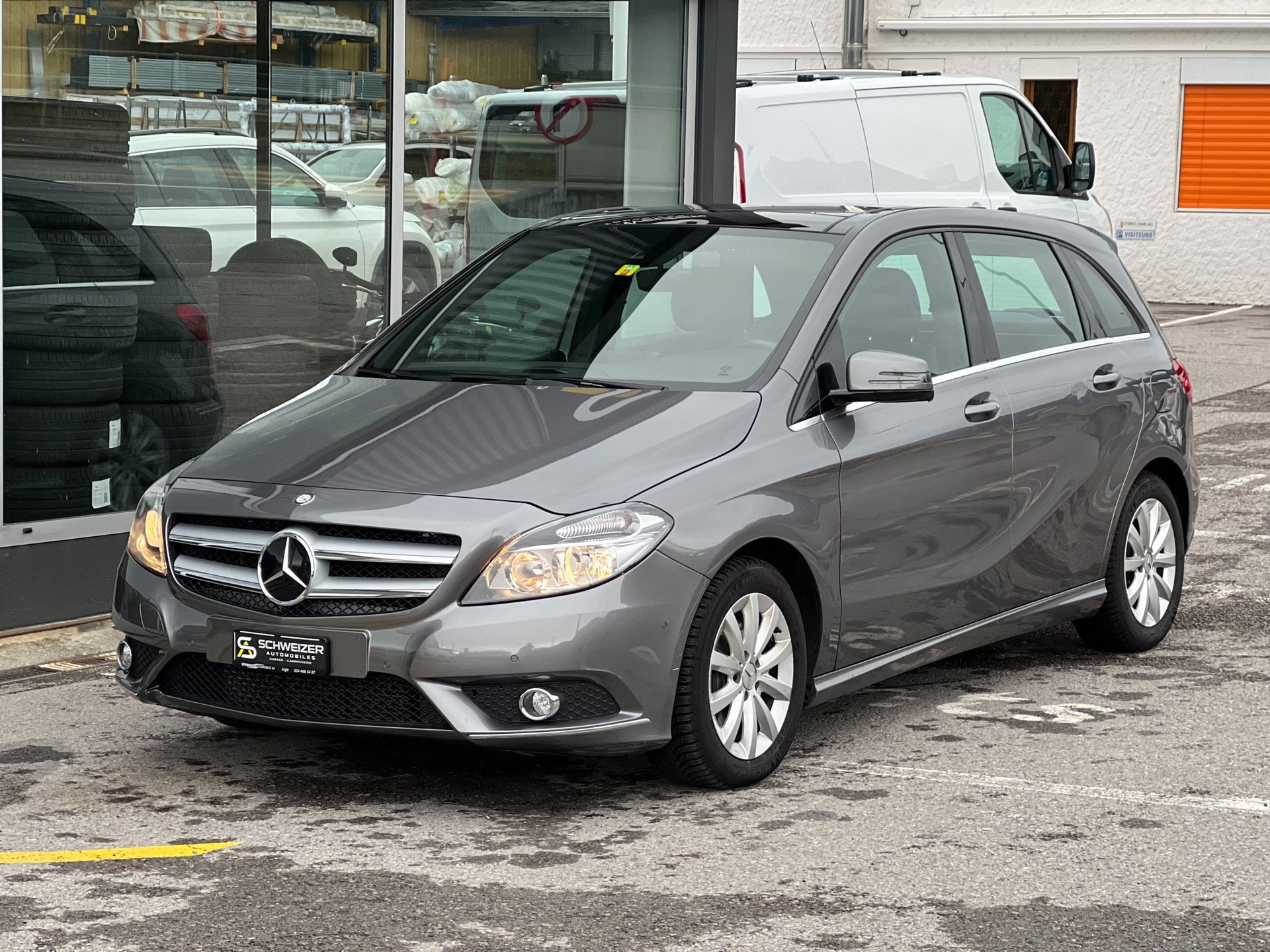 MERCEDES-BENZ B 200 7G-DCT-image-1