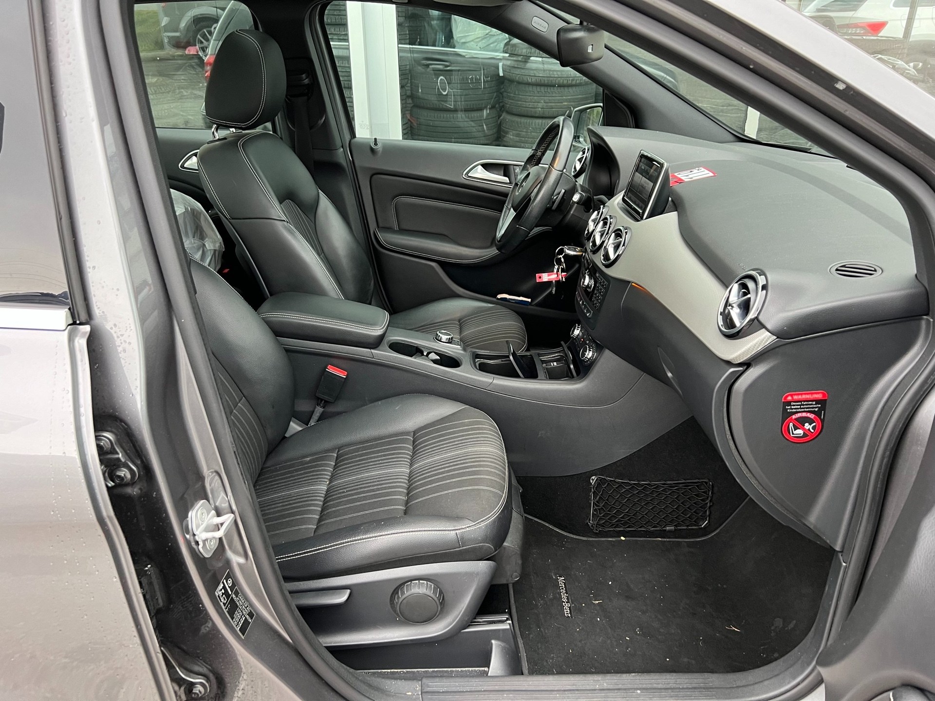 MERCEDES-BENZ B 200 7G-DCT-image-13