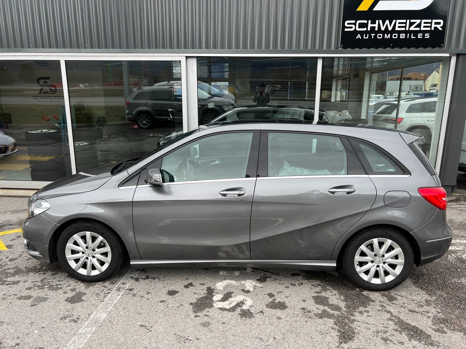 MERCEDES-BENZ B 200 7G-DCT-image-14