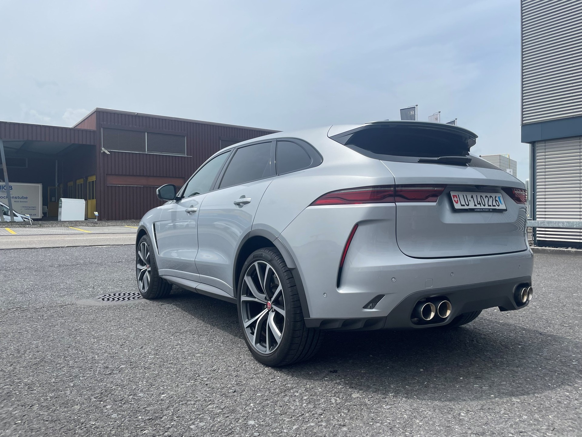 JAGUAR F-Pace 5.0 V8 SVR P550 AWD-image-3
