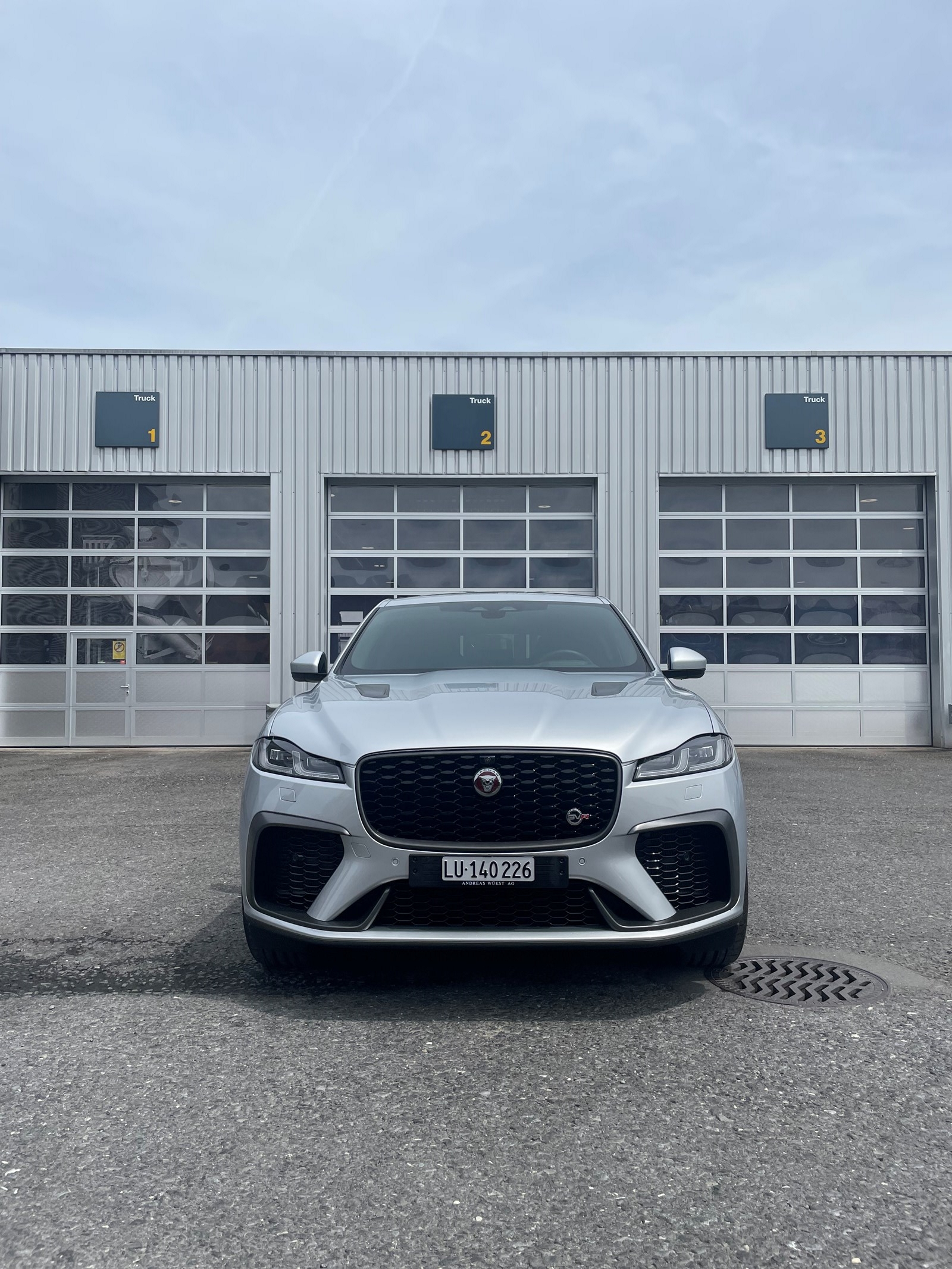 JAGUAR F-Pace 5.0 V8 SVR P550 AWD-image-1