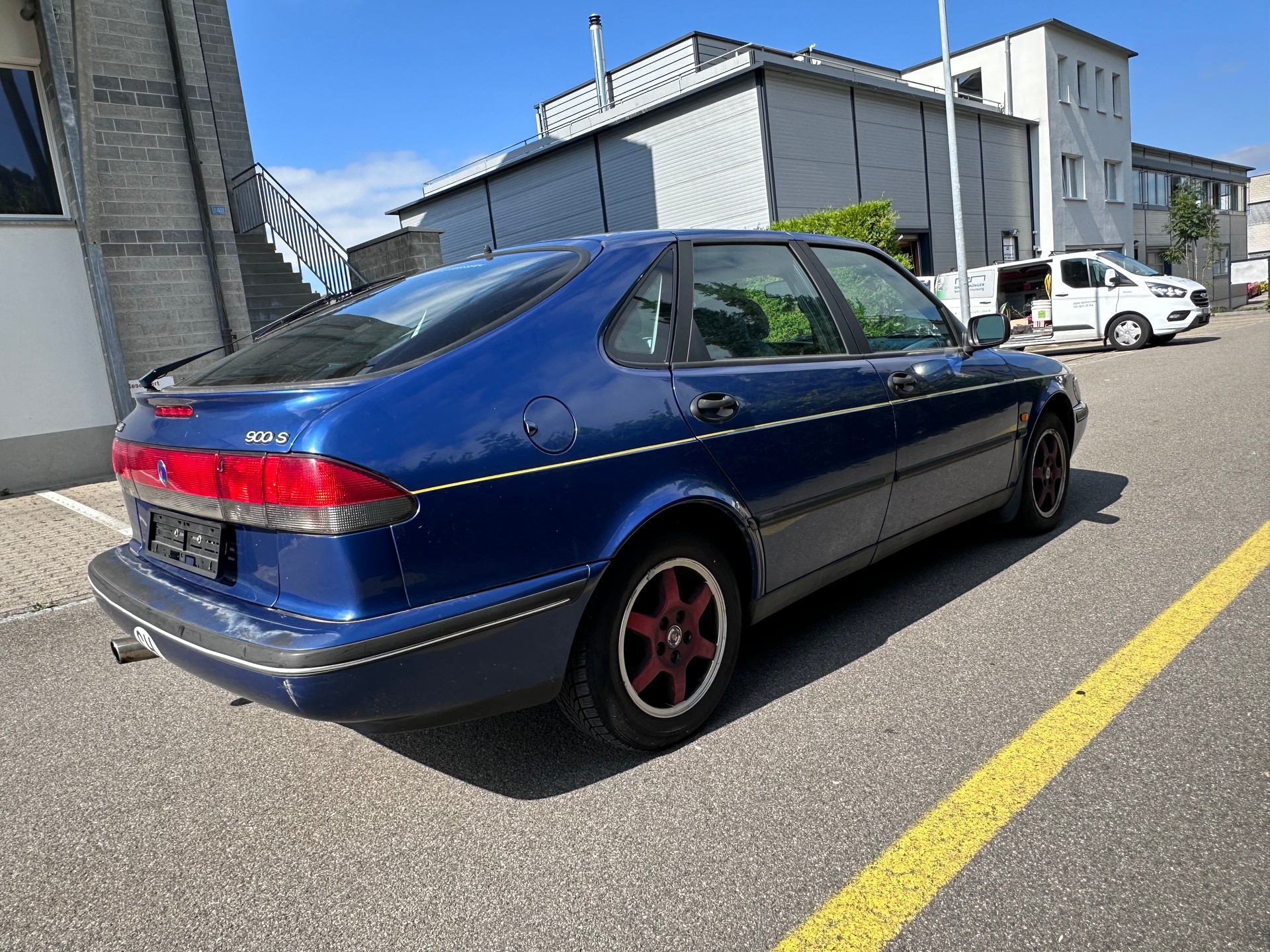 SAAB 900 S 2.0i-16-image-3
