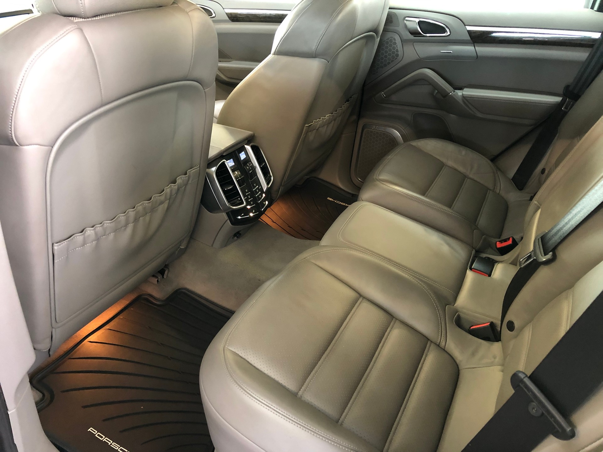 PORSCHE Cayenne S-image-24