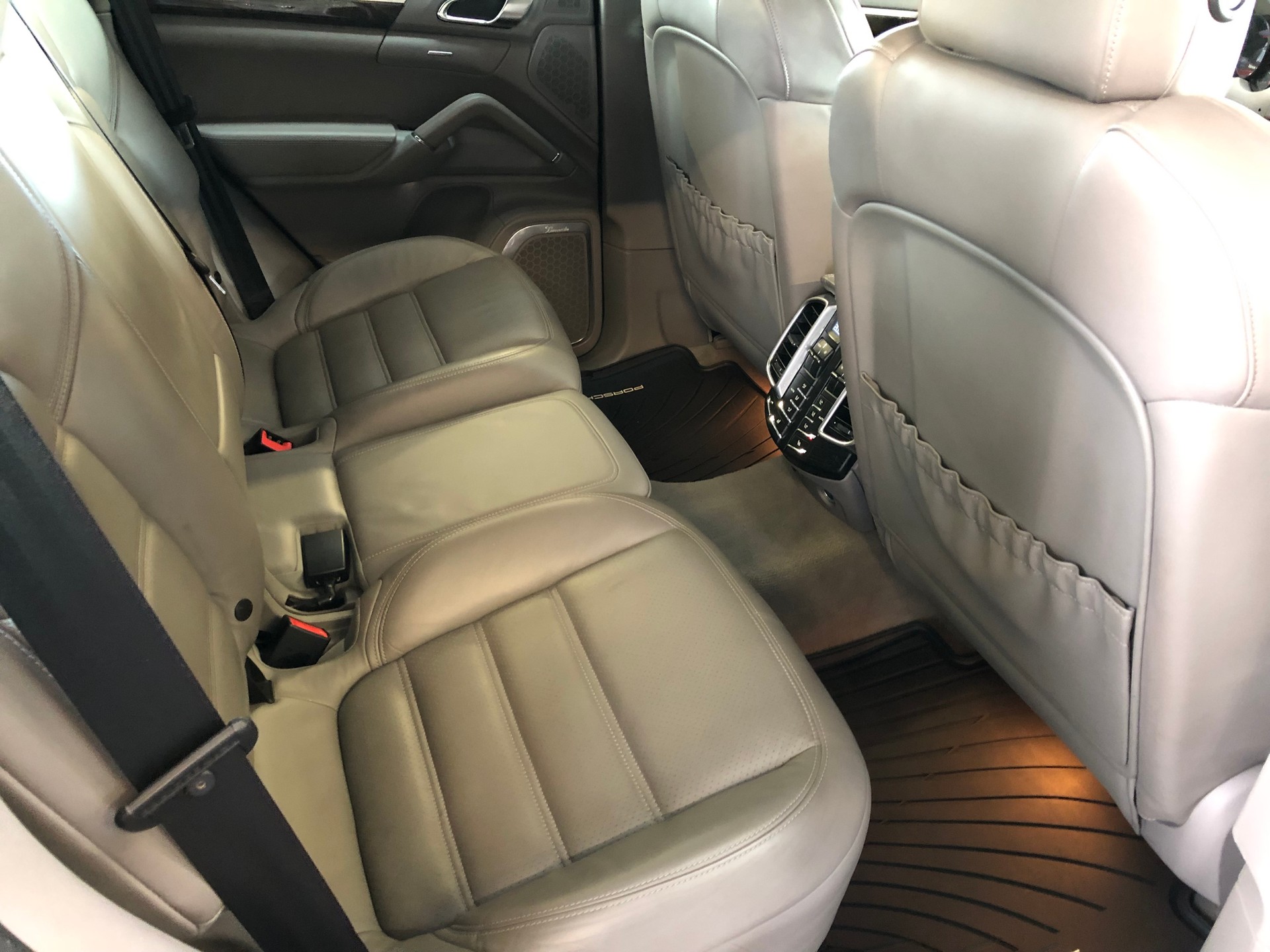 PORSCHE Cayenne S-image-17