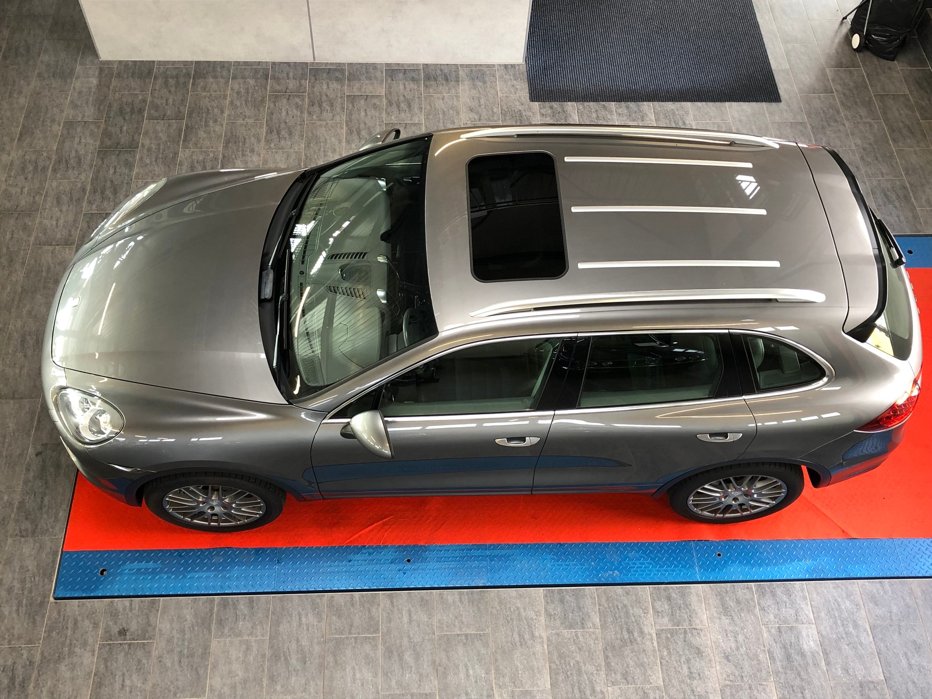 PORSCHE Cayenne S-image-30