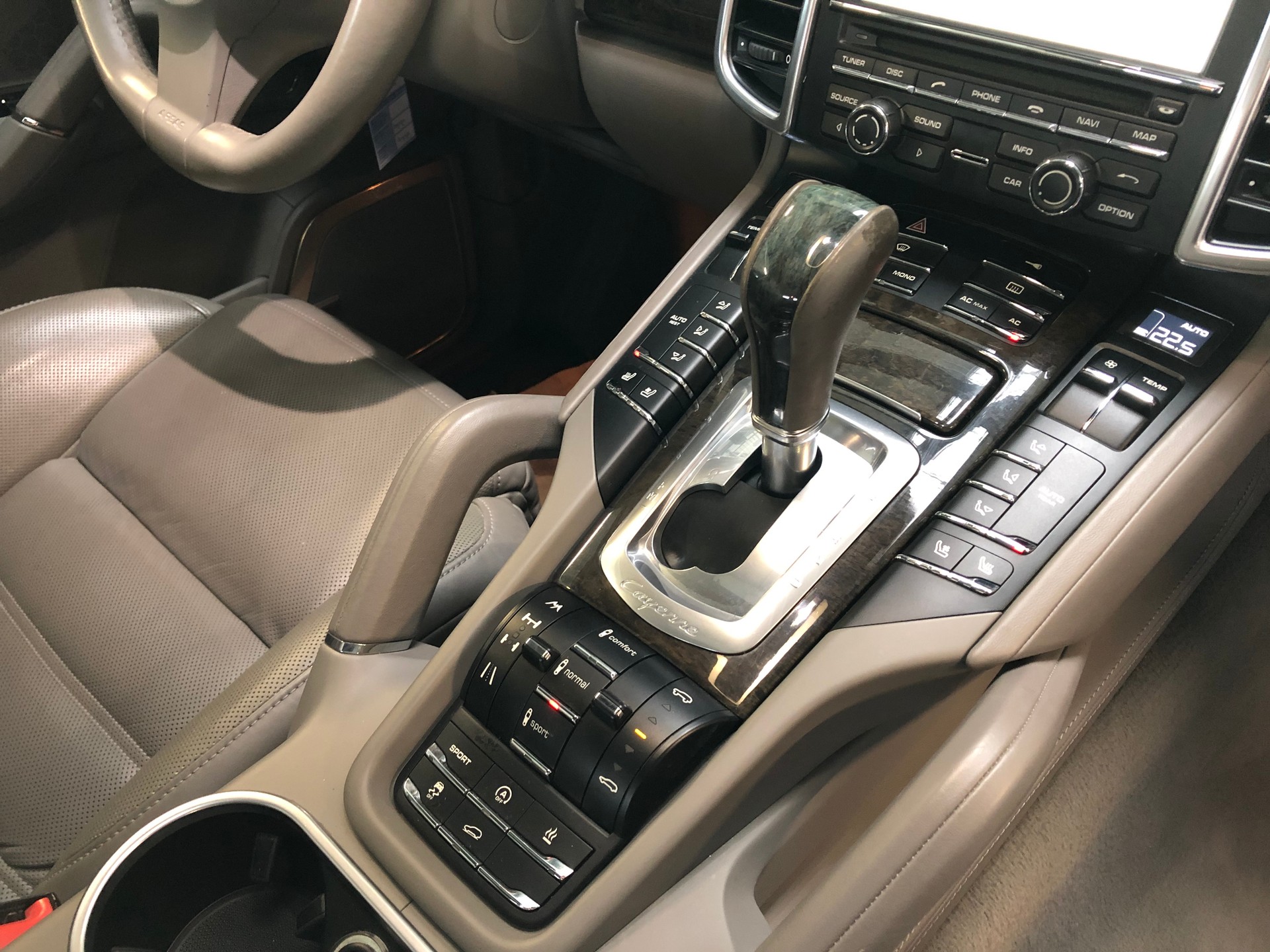 PORSCHE Cayenne S-image-14