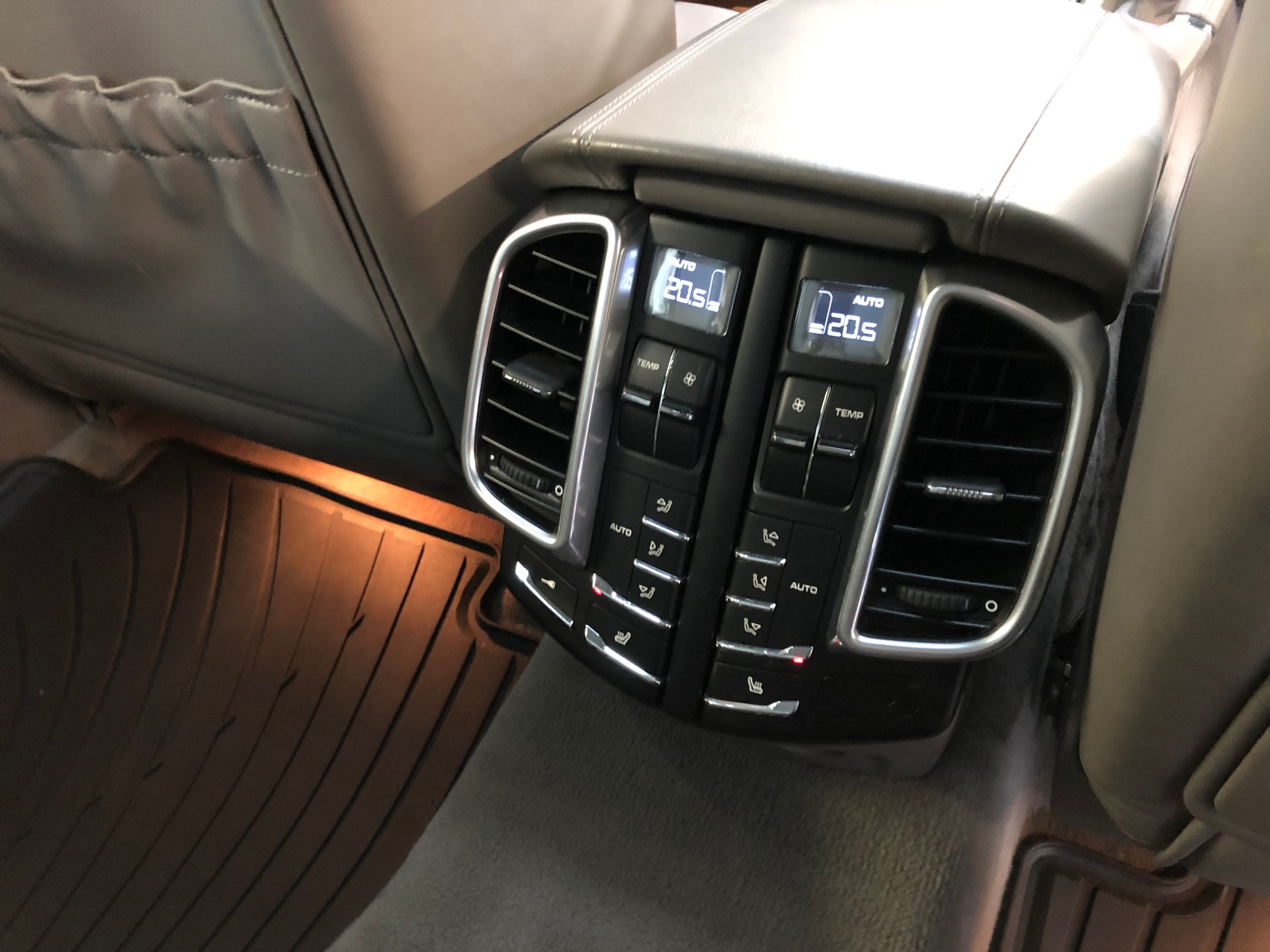 PORSCHE Cayenne S-image-18