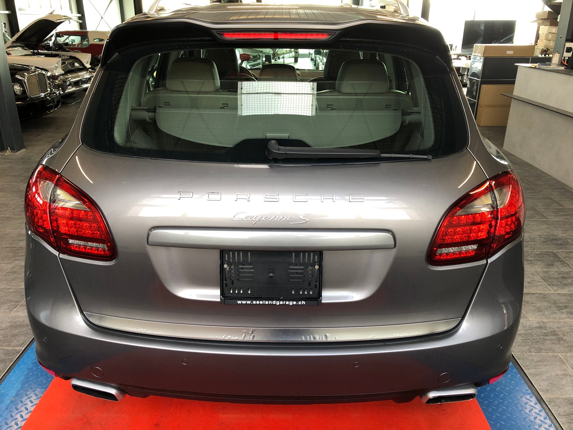 PORSCHE Cayenne S-image-7