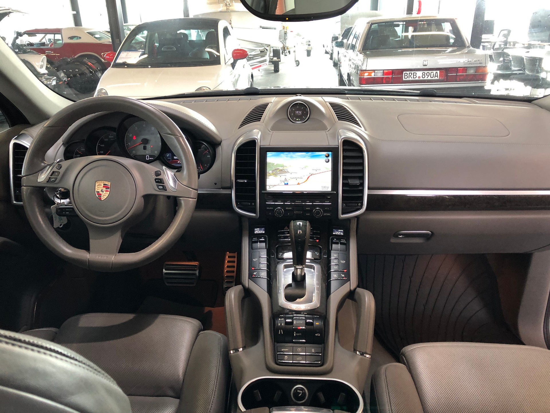 PORSCHE Cayenne S-image-19