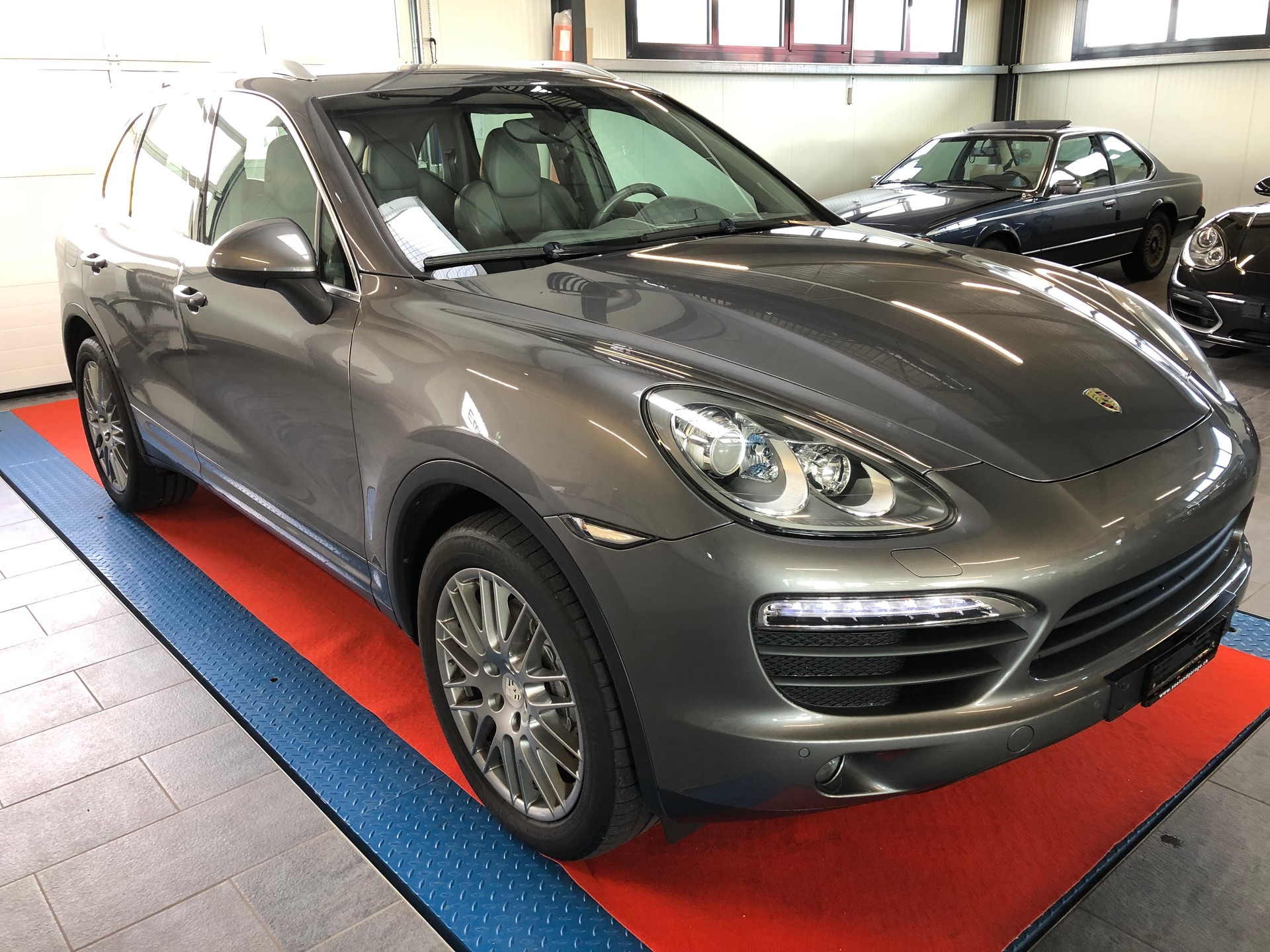 PORSCHE Cayenne S-image-0